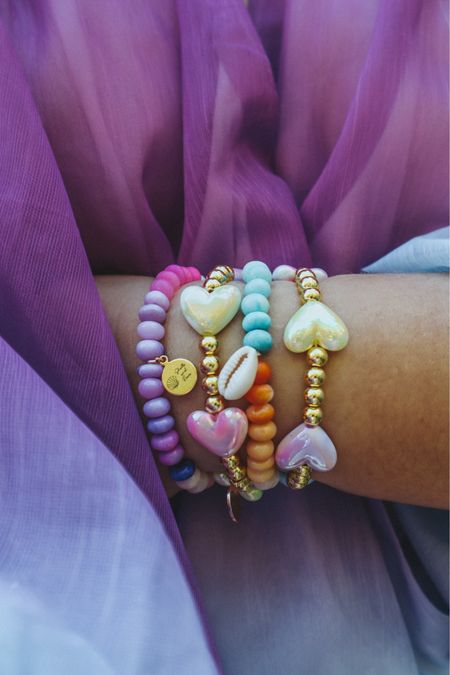 Summer stack🐚💗✨

#summer #jewelry #gift #giftidea #bracelets #braceletstack #accessories #summeroutfit



#LTKFindsUnder50 #LTKGiftGuide #LTKTravel