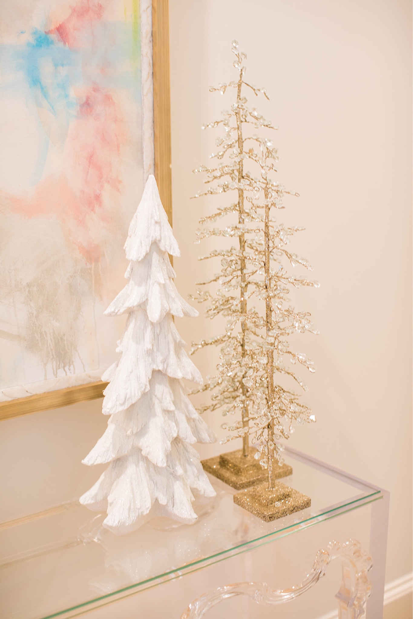 Mini Christmas trees  


Gold Christmas trees   White Christmas trees  home decor  home style  home looks 

#LTKHoliday #LTKGiftGuide #LTKSeasonal