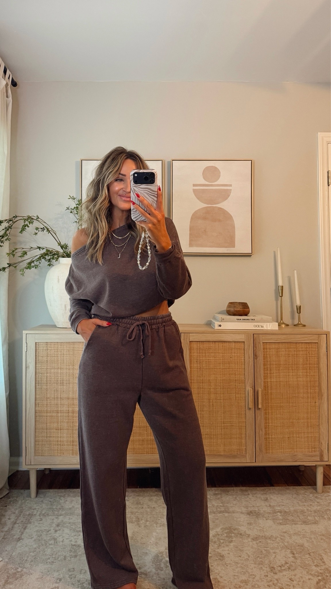 20% off with LEANN nothing beats a cozy soft set ☁️ i’m in a size S top, size M sweatpants. comes in a few colors and tall girl friendly 🙌🏼 pink lily, fall outfit @pinklily

#LTKootd