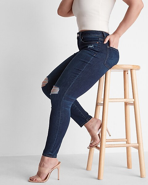 Mid Rise Dark Wash Ripped Curvy Skinny Jeans | Express