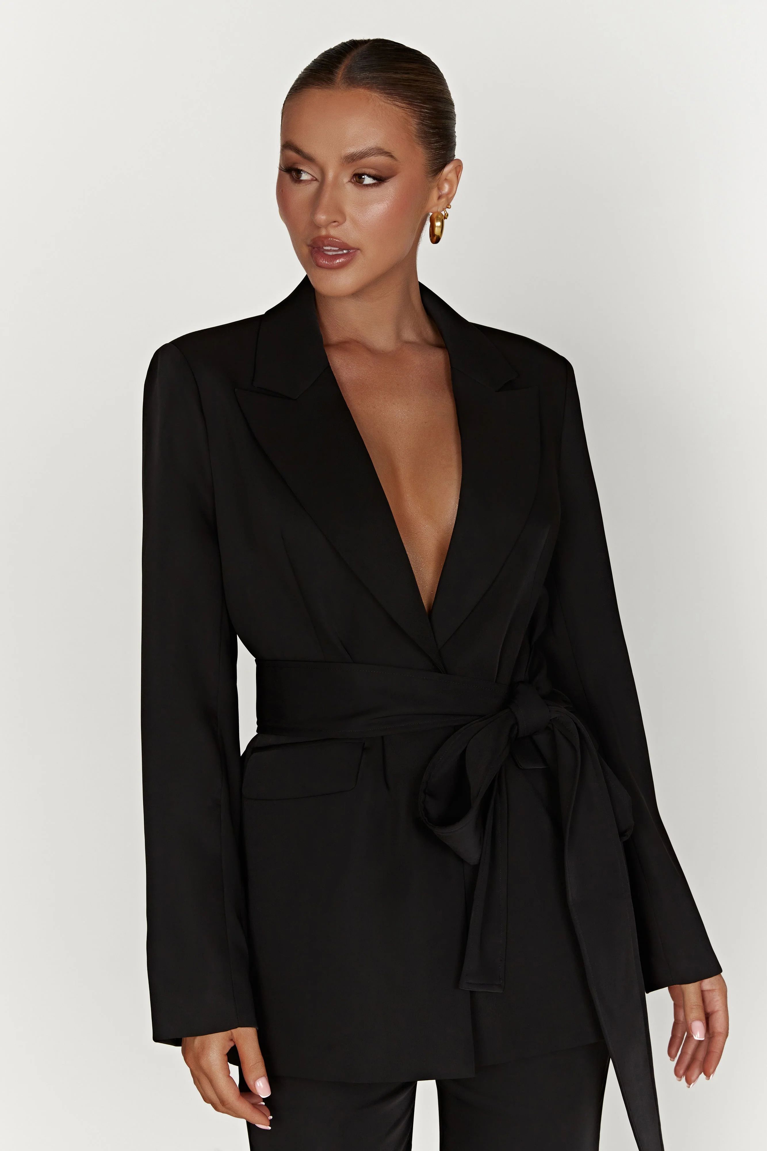 Arna Oversized Belted Blazer - Black | MESHKI US