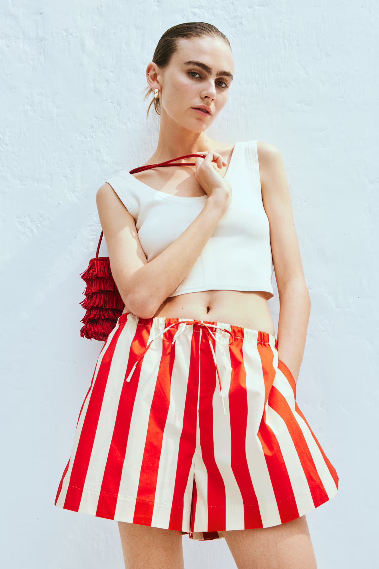 Katoenen short met drawstring - Rood/gestreept - DAMES | H&M NL | H&M (DE, AT, CH, NL, FI)