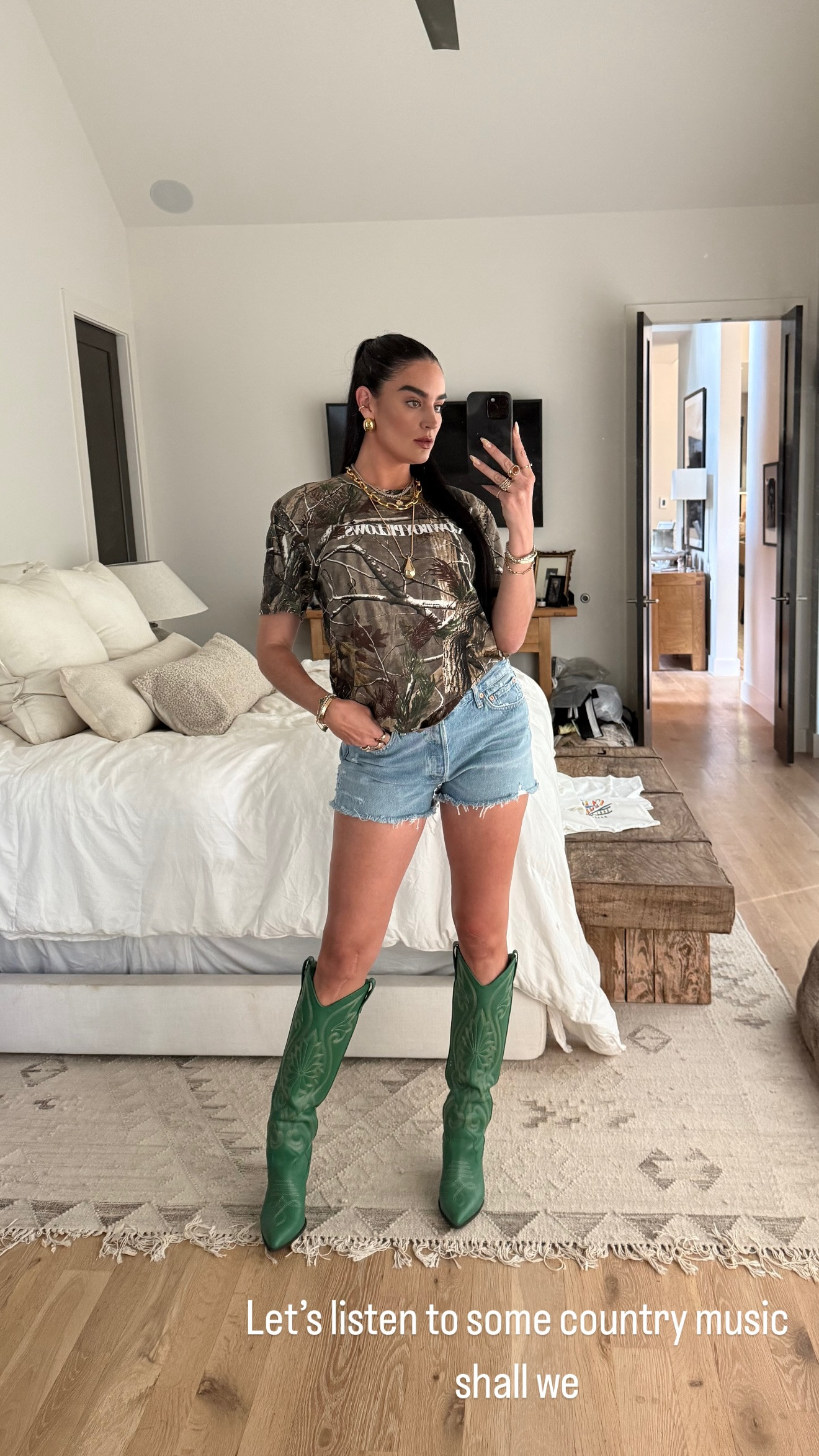 Let's listen to some country music shall we 

 #LTKStyleTip #LTKShoeCrush