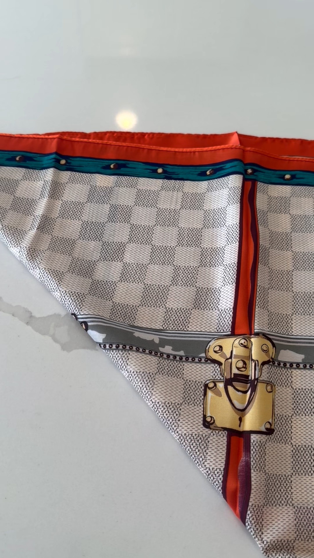 This scarf is giving me designer vibes 

#LTKHoliday #LTKGiftGuide #LTKSaleAlert