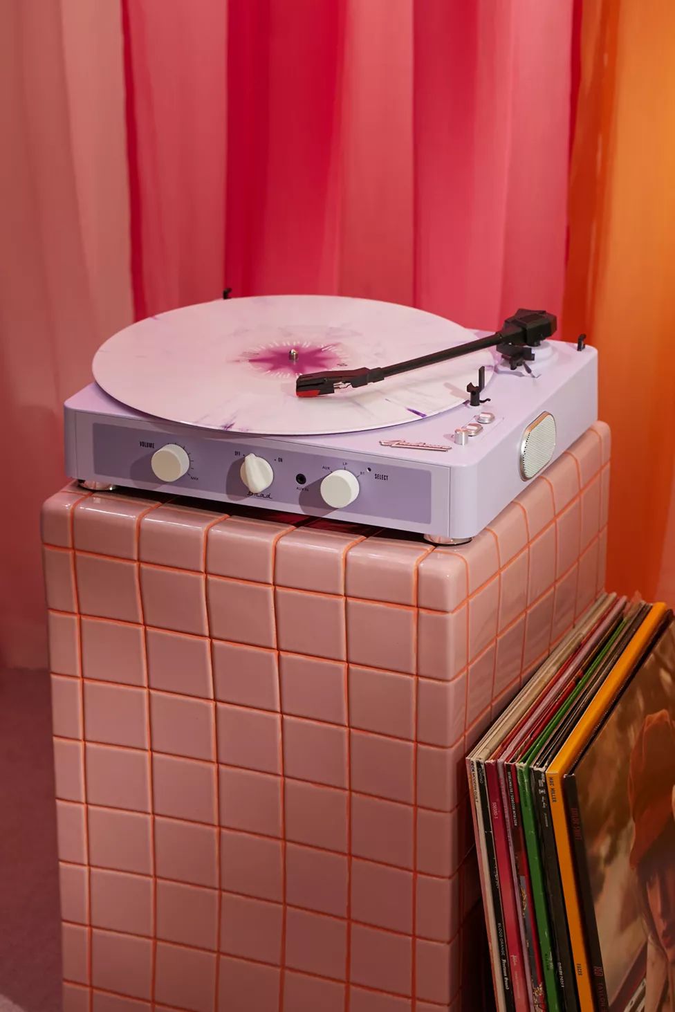 Gadhouse UO Exclusive Brad Retro Turntable | Urban Outfitters (US and RoW)