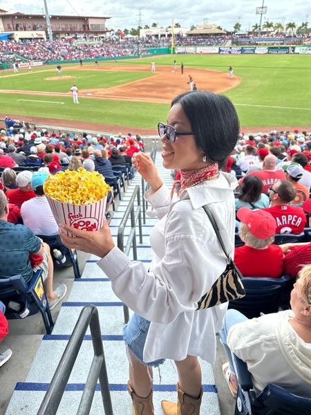 when you want to dress for sporting events, but also want to keep it feeling like you ❤️⚾️ also tip: get your button down shirts from the men’s section for that perfect oversized feel! 

#LTKstyletip