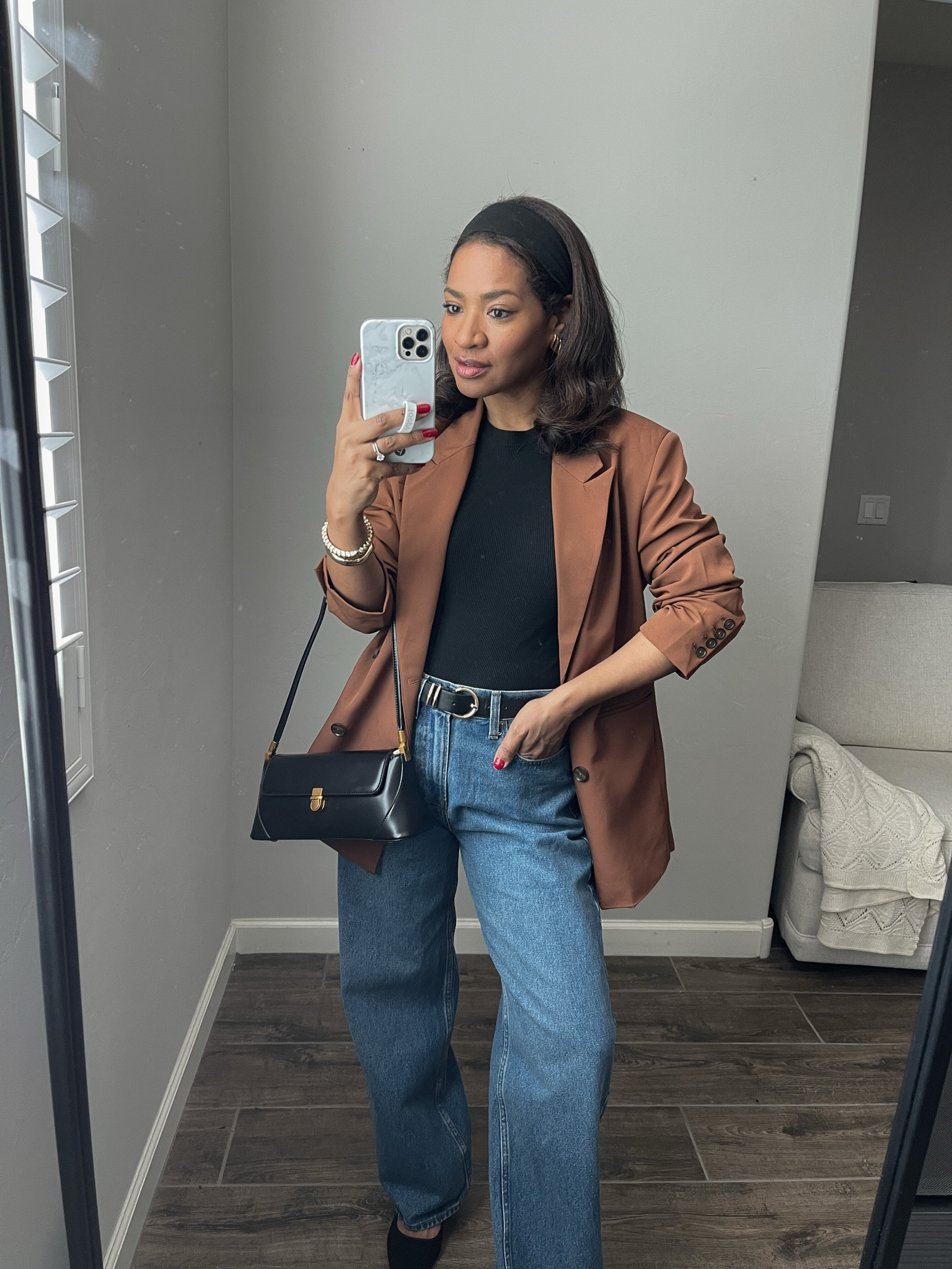 Medium in the blazer and size 27 R in jeans! 

#LTKStyleTip #LTKFindsUnder50 #LTKFindsUnder100