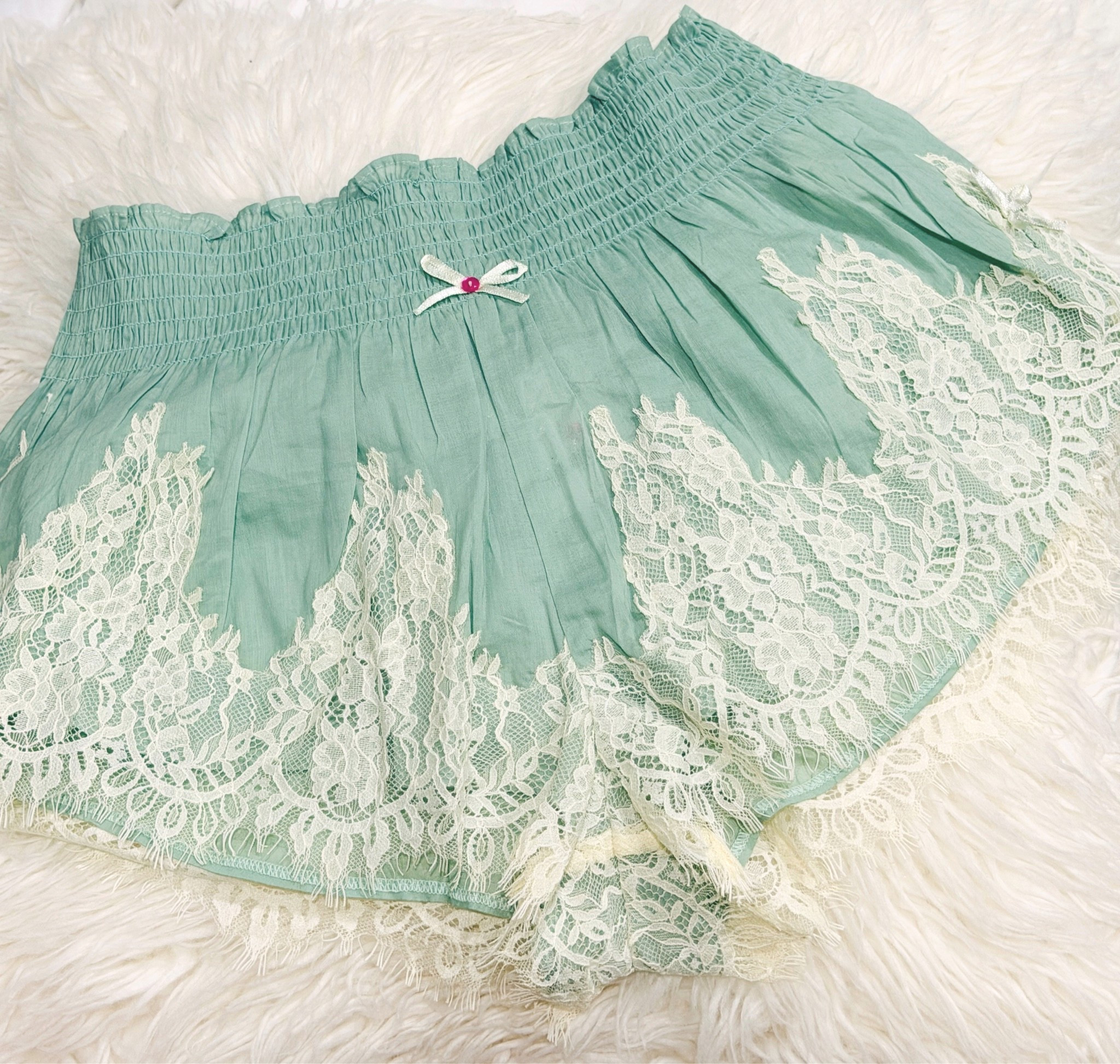 The cutest sleep/micro shorts you can wear! So comfy and comes in a bunch of colors😍 Size up if you want a loose fit. Linked similar ones perfect for summer.





#ltklingerie #sleepshorts #freepeople #intimate #shorts #microshorts #laceshorts

#LTKgrwm #LTKWedding #LTKdayinmylife