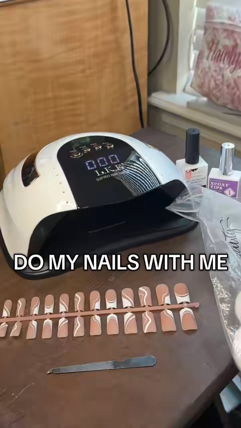 Fresh mani in minutes with BT Artbox Nails 💅🏼✨ These press-ons are not only stylish but super easy to apply and long-lasting! Perfect for switching up my look without the salon trip. Who else is obsessed with the convenience of press-ons? #BTArtboxNails #PressOnManicure #NailGoals #LTKBeauty

#LTKBeauty #LTKMostLoved