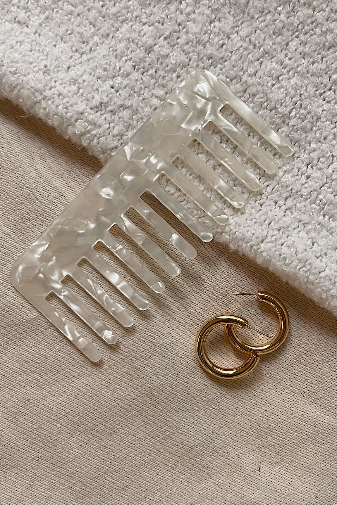 BOGO FREE ACCESSORIES!
best comb

#LTKunder100 #LTKSale #LTKunder50