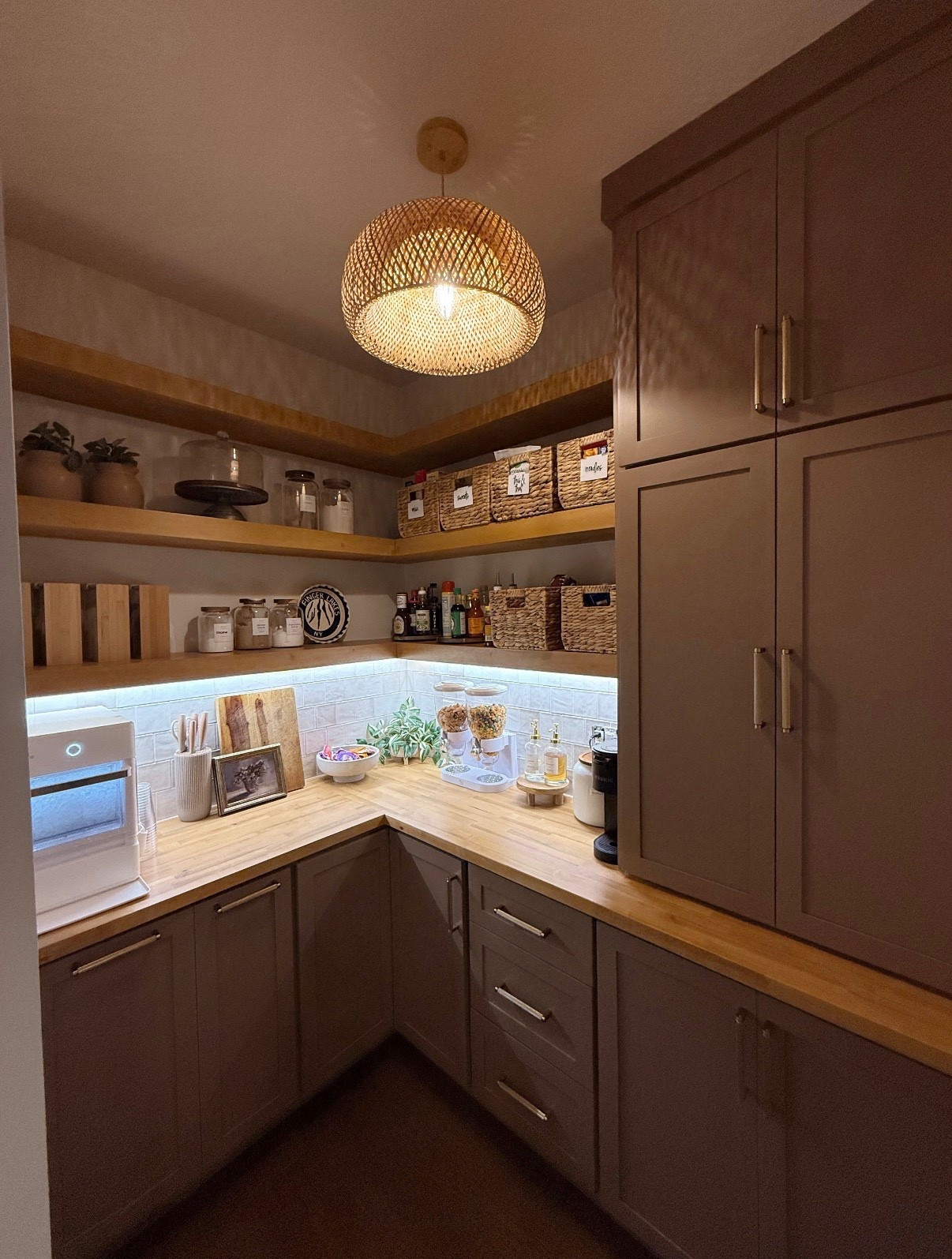 A new year calls for a home refresh!! Sharing some of my favorites from our new pantry 

#LTKHome #LTKdayinmylife #LTKfoodie