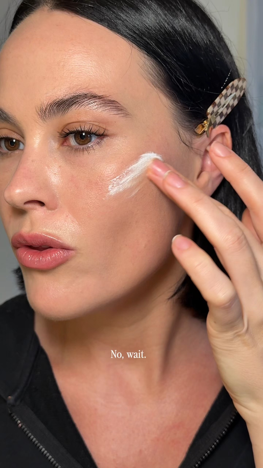 Never wasting another second trying to find the perfect shade again 

Product: @vimacosmeticsofficial magic color changing foundation

#vimacosmetics #vimapartner #colourchagingfoundation #foundation #makeuphacks 
