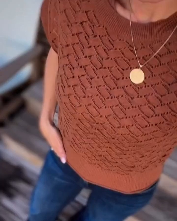 Target top I’m obsessed with! Wearing small

#LTKootd #LTKOver40 #LTKSaleAlert