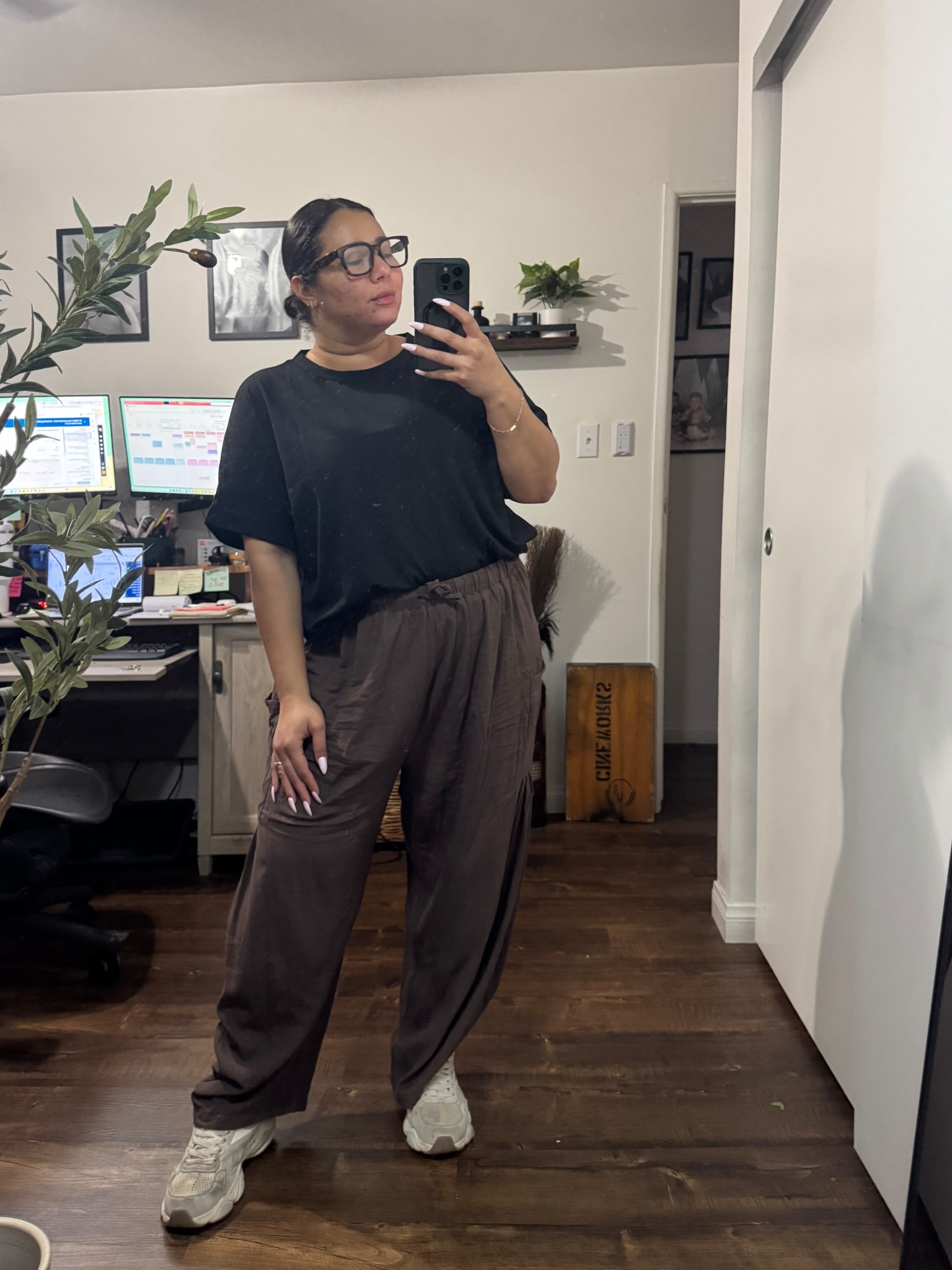 Easy casual outfit I’m wearing as a wfh mom and for school drop offs.

Shirt - large / runs big / loose fit / super comfy 
Pants - XL/ oversized fit/ tummy friendly 

Casual outfit 
Spring outfit 
Elevated casual outfit 
Elevated outfit 
Baggy pants 
Linen pants 
Midsize outfit 
Midsize fashion 
Mom outfit 
Curvy fashion 
Easy outfit 

#LTKmomlife #LTKootd #LTKMidsize

#LTKmomlife #LTKootd #LTKMidsize