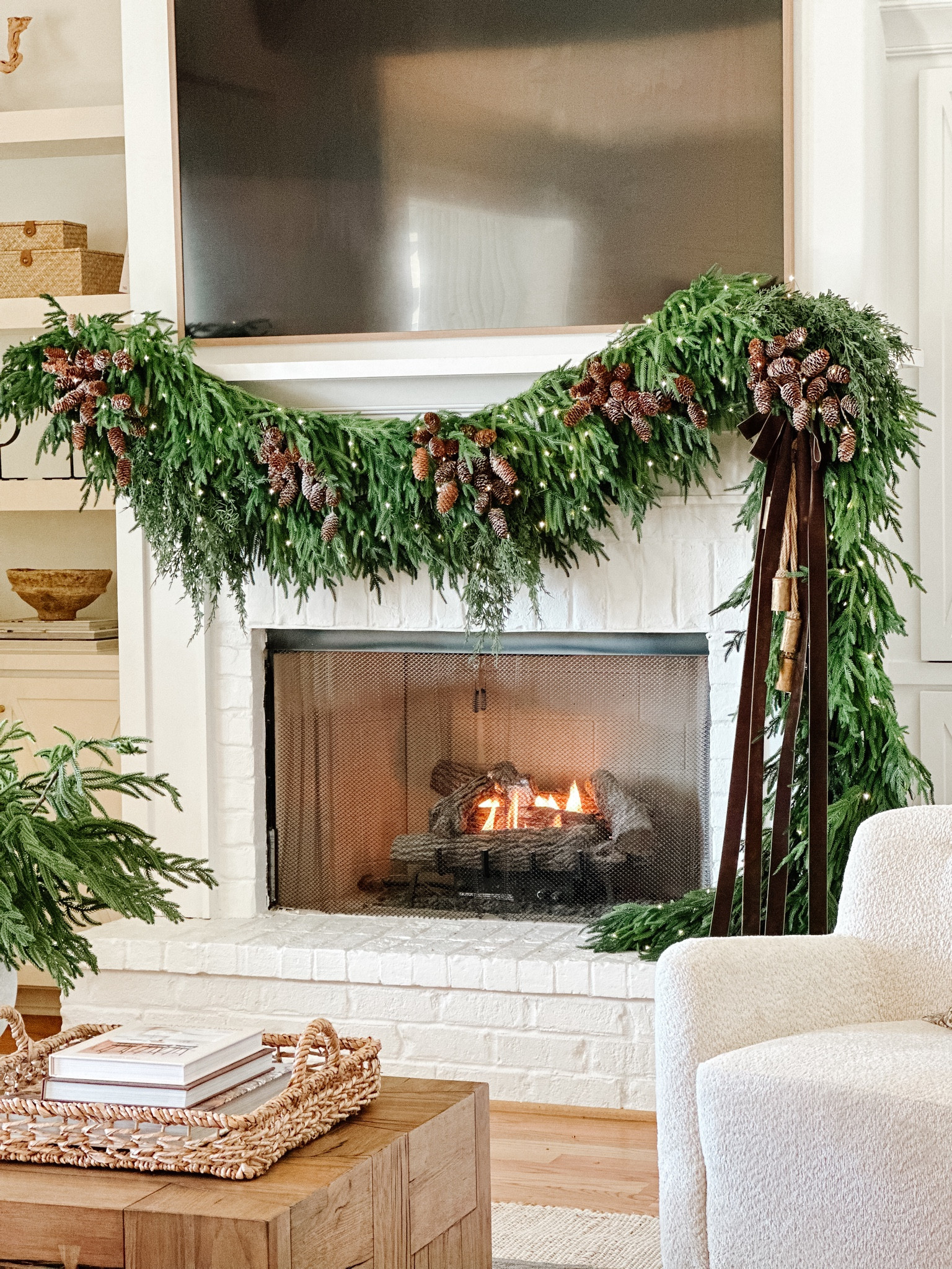 Christmas garland!✨

#christmas #christmasgarland #garland #christmasdecor #northfolkpine #northfolkpinegarland



#LTKSeasonal #LTKHoliday #LTKHome