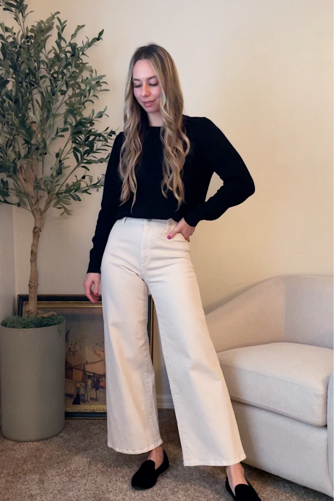 My FAVORITE cashmere sweater is on major sale right now! This is the perfect sweater for all your holiday looks this season. Comes in a bunch of colors! 🤍

#LTKSeasonal #LTKStyleTip #LTKSaleAlert