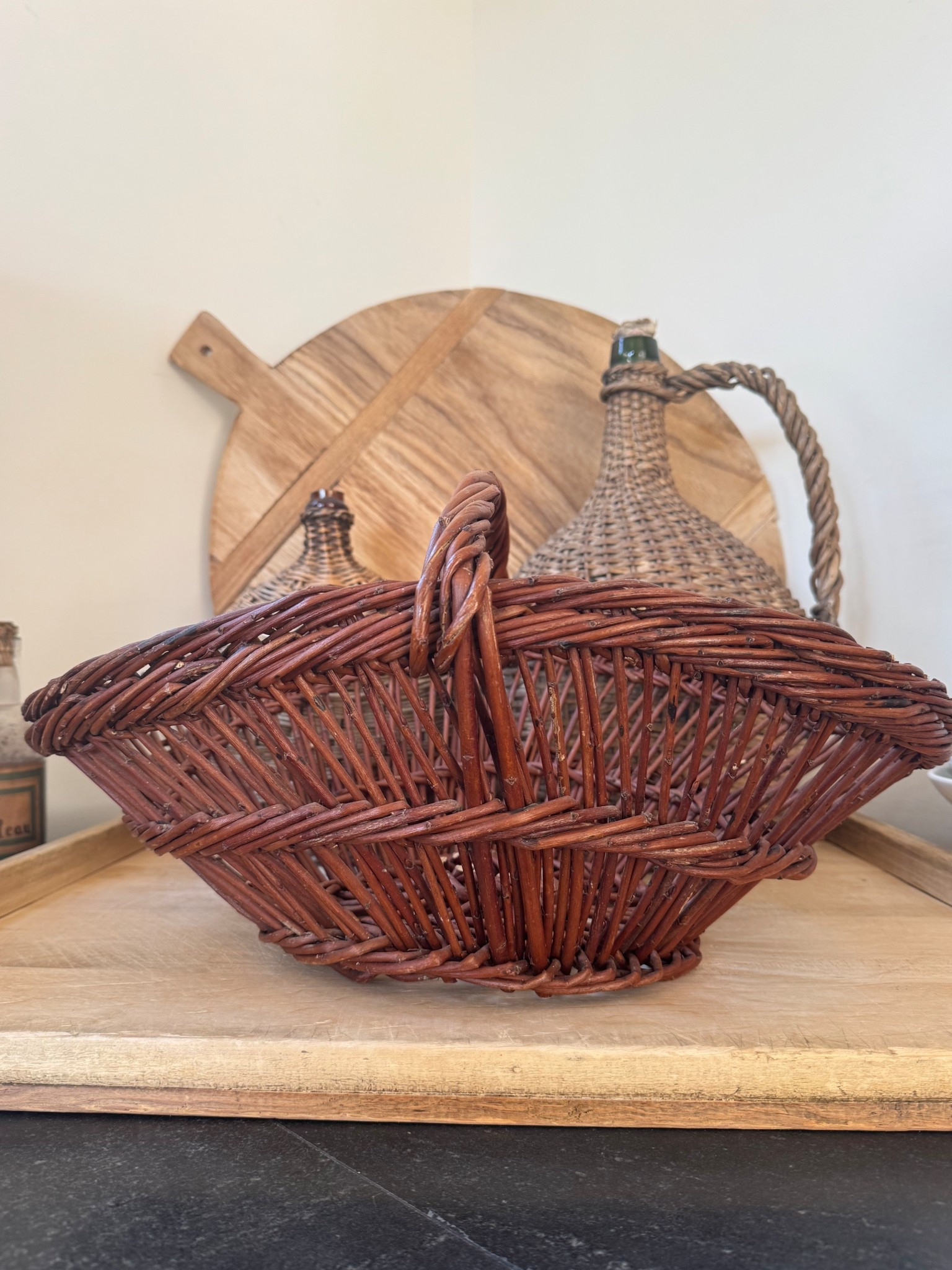 Vintage French Harvest Basket 🤎

Handwoven wicker with a rich chestnut tone and sculptural shape — the kind of piece that instantly adds warmth to a kitchen or entry.

Style it:
– On a kitchen counter with linen
– On open shelving
– As a tabletop centerpiece

Collected in France. Available in my shop.

#LTKHome #VintageFinds #FrenchDecor #CollectedHome #OurNido


#LTKHome