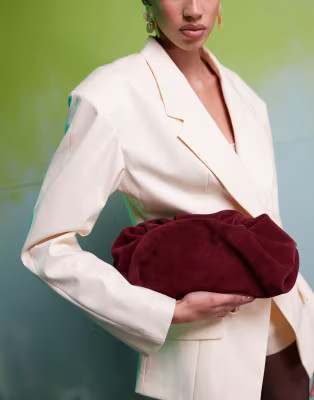 ASOS DESIGN Premium suede cloud clutch bag in burgundy | ASOS (Global)