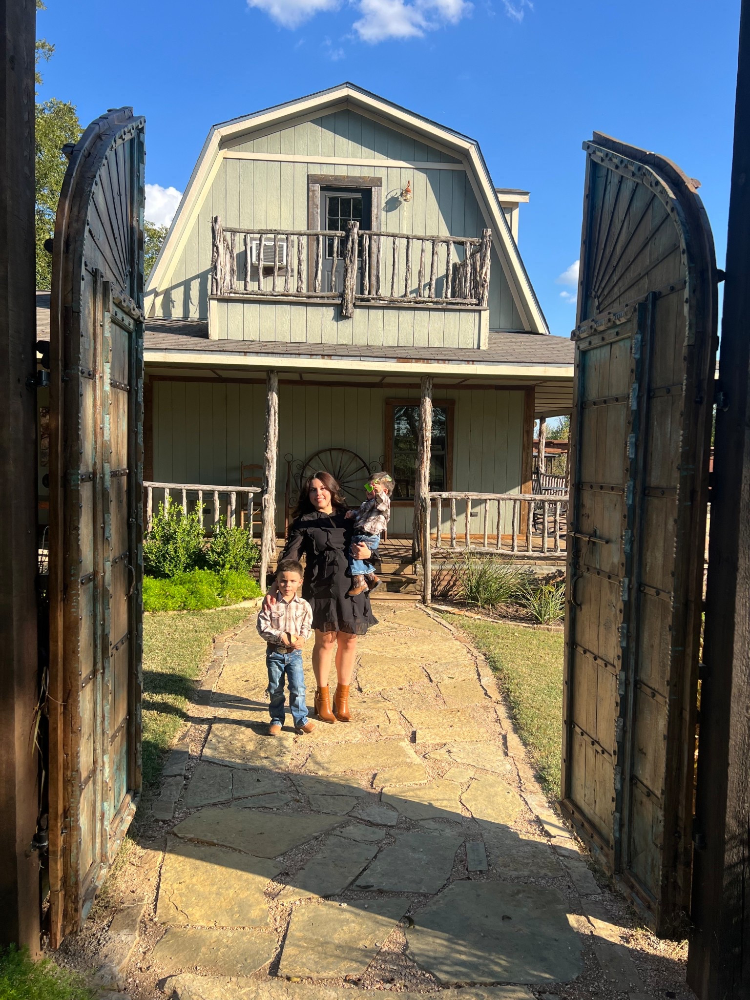 Wedding Guest Dress 👗🖤

#LTKStyleTip #LTKMidsize #LTKSeasonal