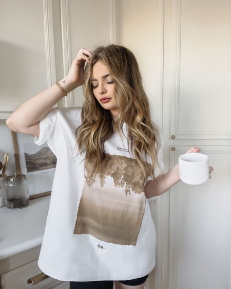 Slow mornings >

Cozy in @notsoape - swipe to see the cutest socks in all the land! Their new collection just dropped and it's 👌🏻 their material is THICK and such high quality - I'm sure my husband will be stealing this tee from me 🤣

#ad #notsoape