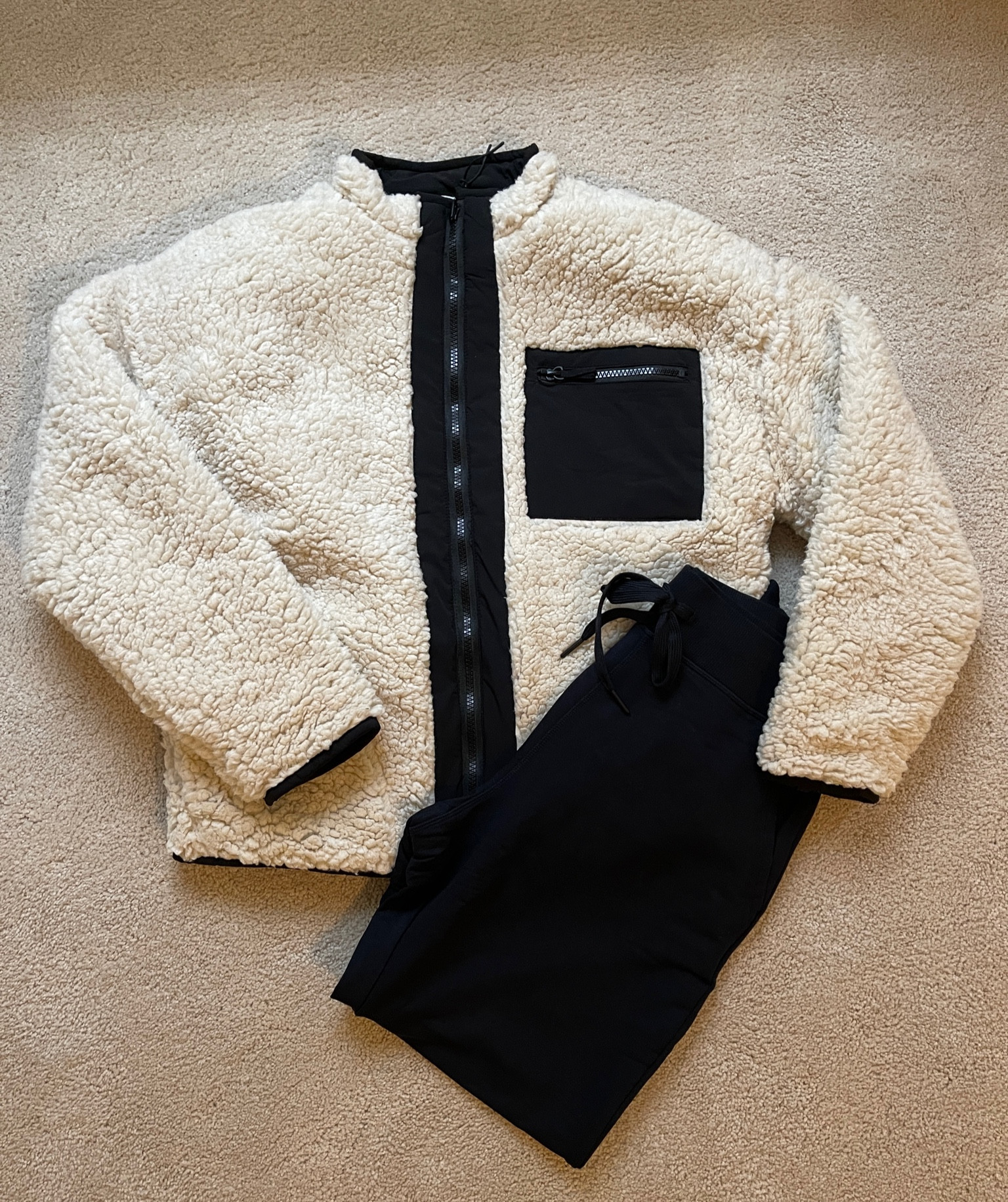 Love this cozy jacket sent in my wantable box this month.


Follow @sarahrachelfinke on Instagram

#sweater #capsleeve #neutrals #cozyjeans #jeggings #jeans #denim #comfortabledenim #democracy #beigesweater #necklace #pearlnecklace #jewelry #daintynecklace #subscriptionbox #subscription #wantable #fall #activewear #fallclothes #fallfashion #activeclothes #clothes #ootd #truckerhat #crewnecksweatshirt #cozyclothes #leggings #styletip #cardigan #batwingsweater #cardigansweater #sweatervest #drapesweater 
#bodysuit #bodysuits #jacket #sherpa #sherpajacket #zsupply