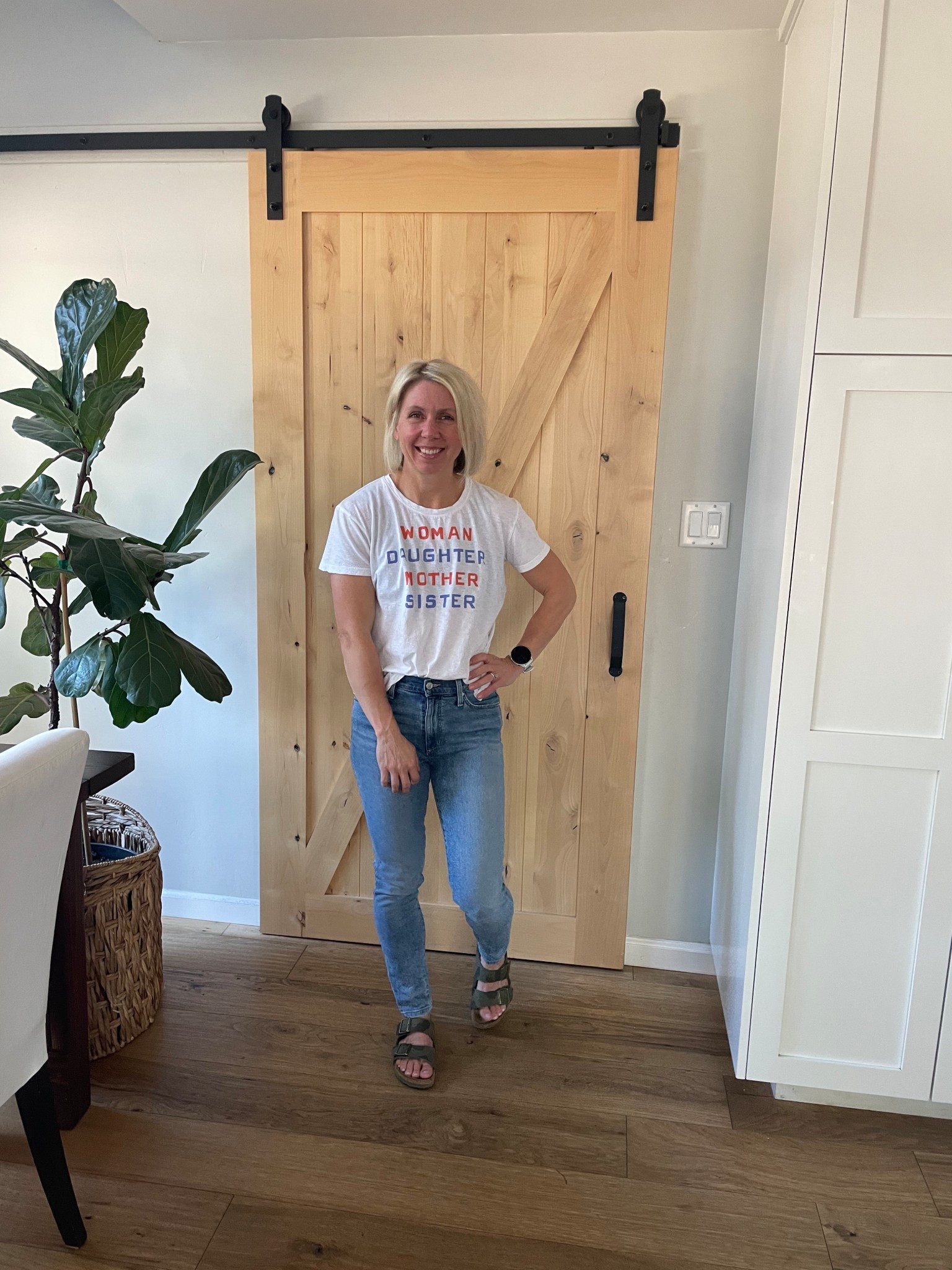 T-shirt + jeans! The classic style 

#LTKFindsUnder100 #LTKOver40 #LTKActive