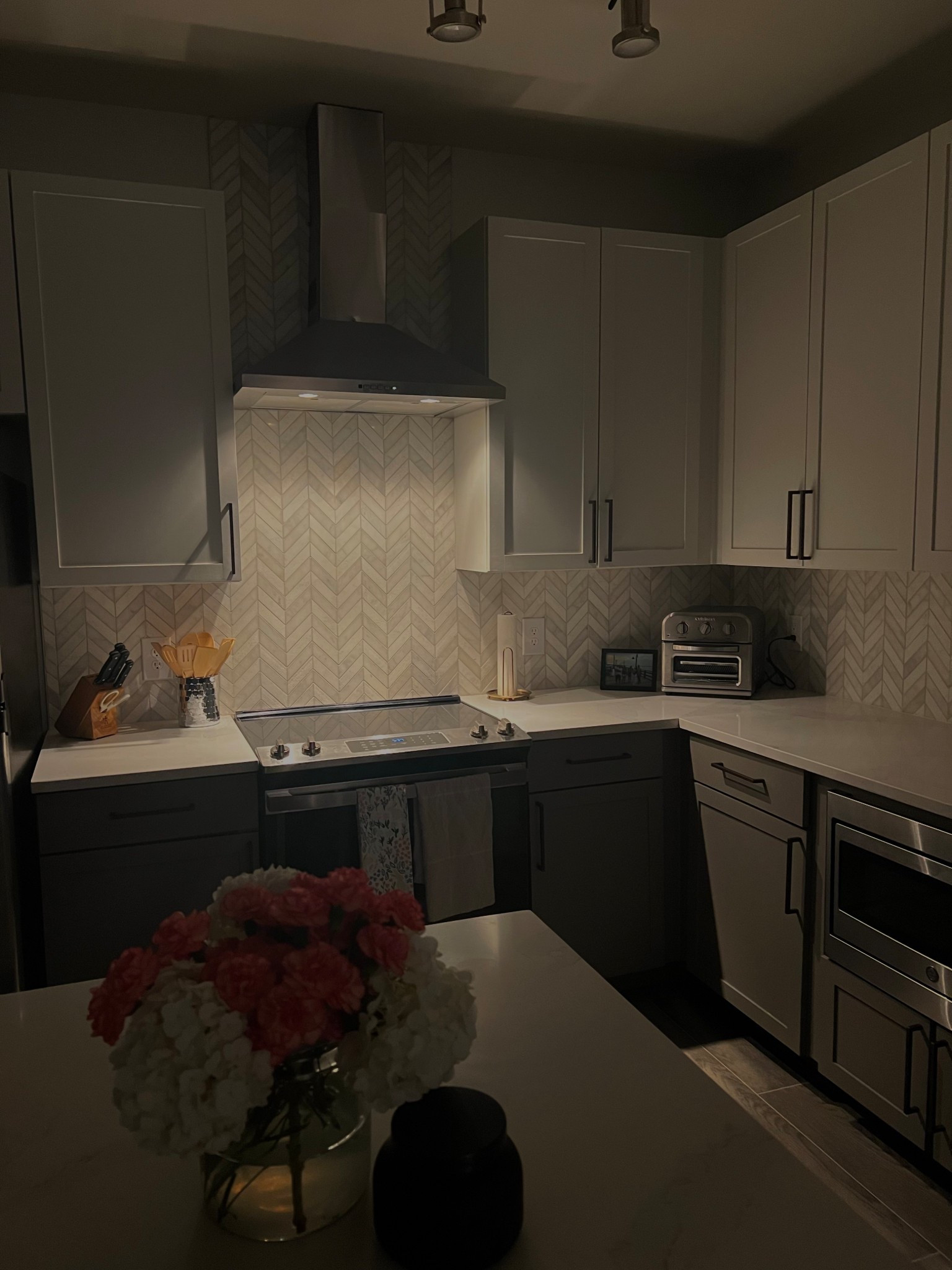 List of MUST haves for my apartment kitchen!! 🍳🫖🏡#LTKFindsUnder100

#LTKHome #LTKmorningroutine