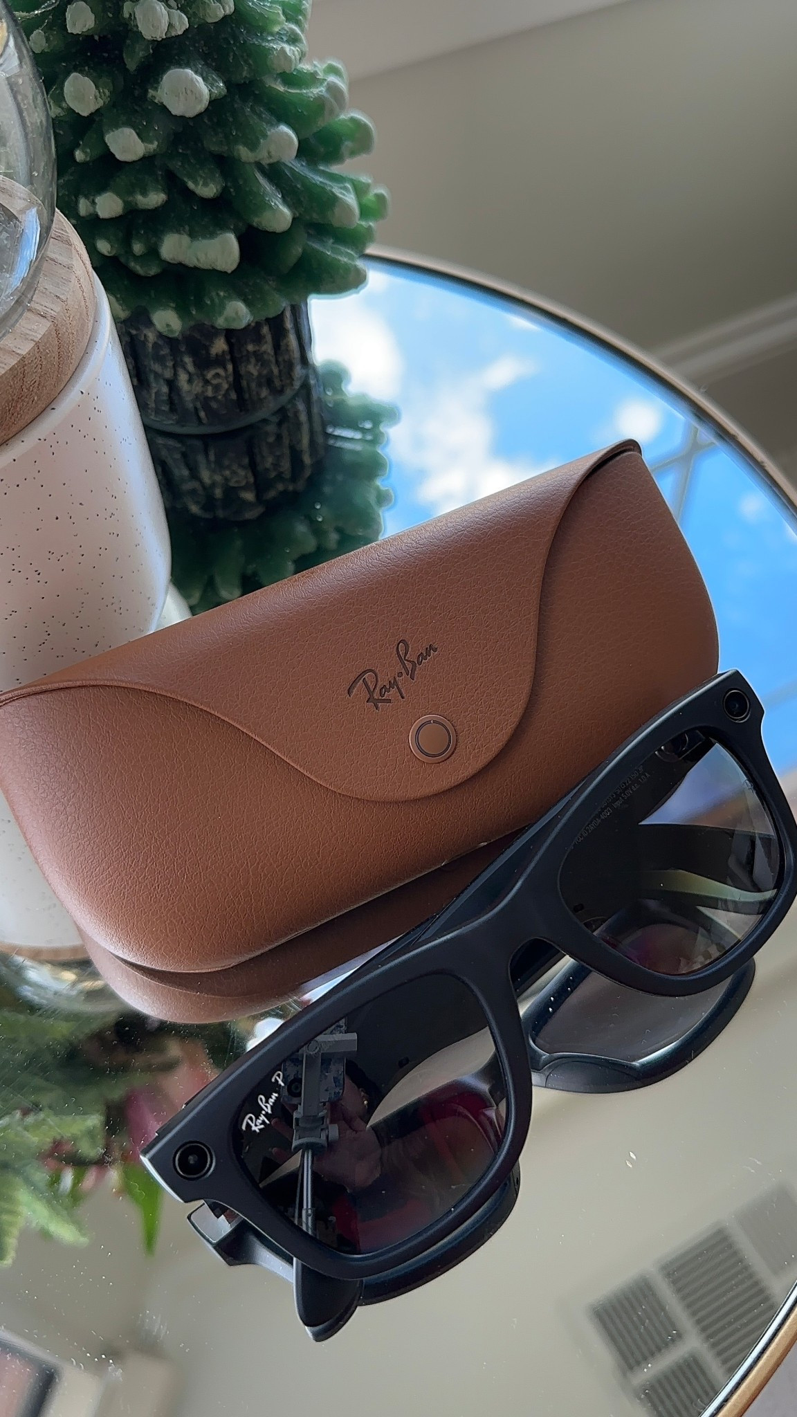 #AD my new coolest piece of technology! Finallyyyyy I can create content from my POV! Make sure to shop the @raybanmeta glasses at @target & use your RedCard for 5% off & 25% off discount for RBM Gen 1 now through 1/11
! #TargetStyle #RayBanMeta #TargetPartner #target