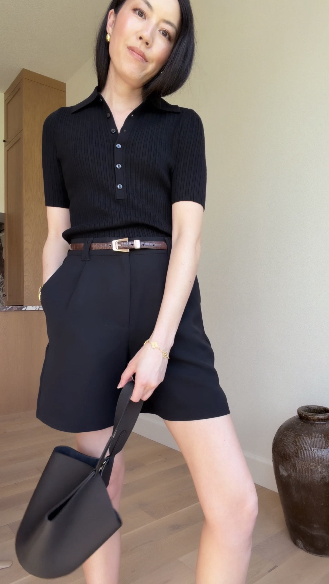 A week of outfits in elevated basics. Love everything I found here – all great pieces for my Spring/Summer wardrobe!

#classicstyle
#summeroutfit
#summerdress
#matchingset
#shortdress
#EVEREVEpartner 
@evereveofficial