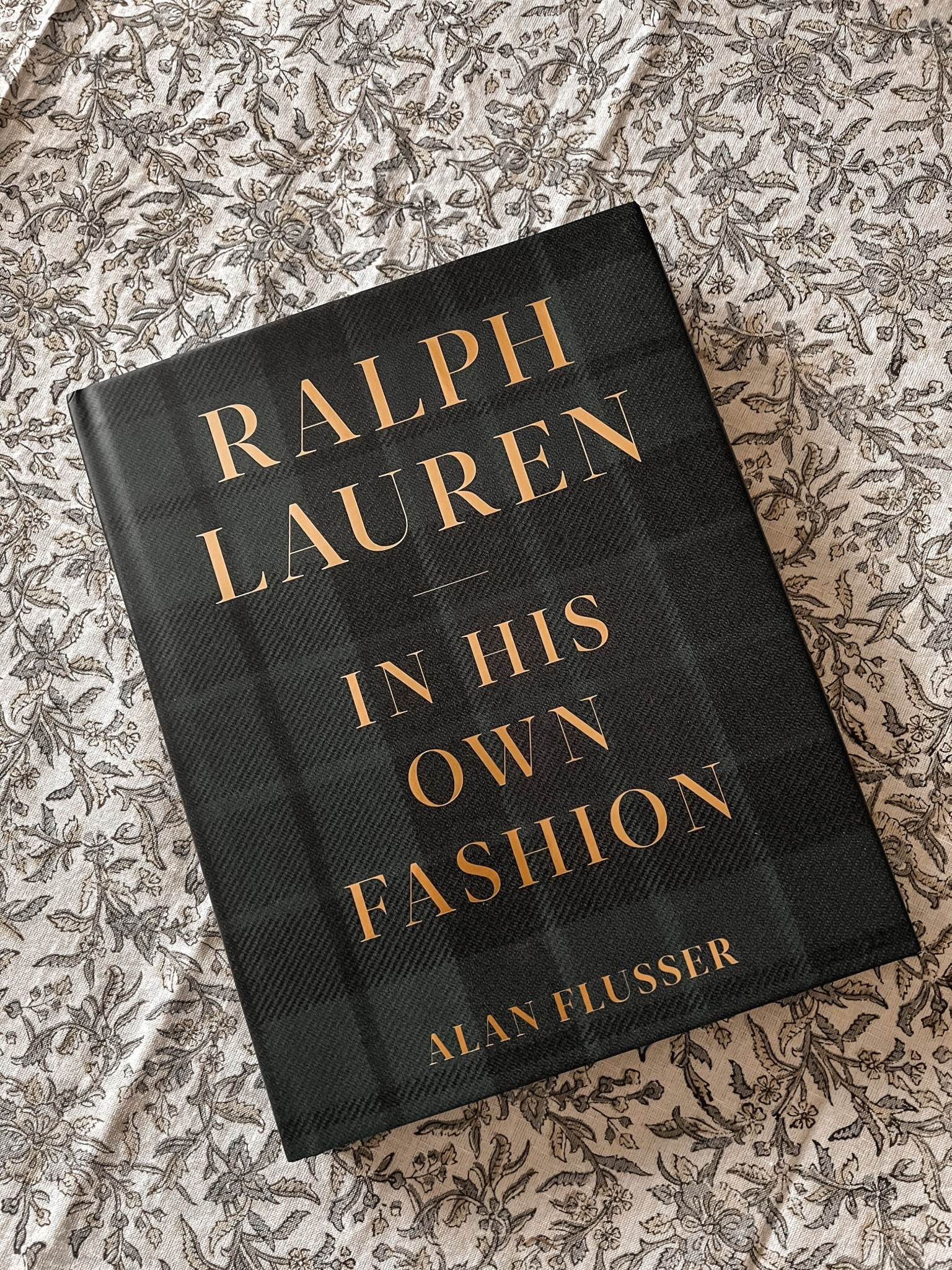 Pretty sure this is THE book of the season✨

Christmas Decor | Holiday Decor | Coffee Table Books | Ralph Lauren Christmas

#LTKHome #LTKHoliday #LTKSeasonal