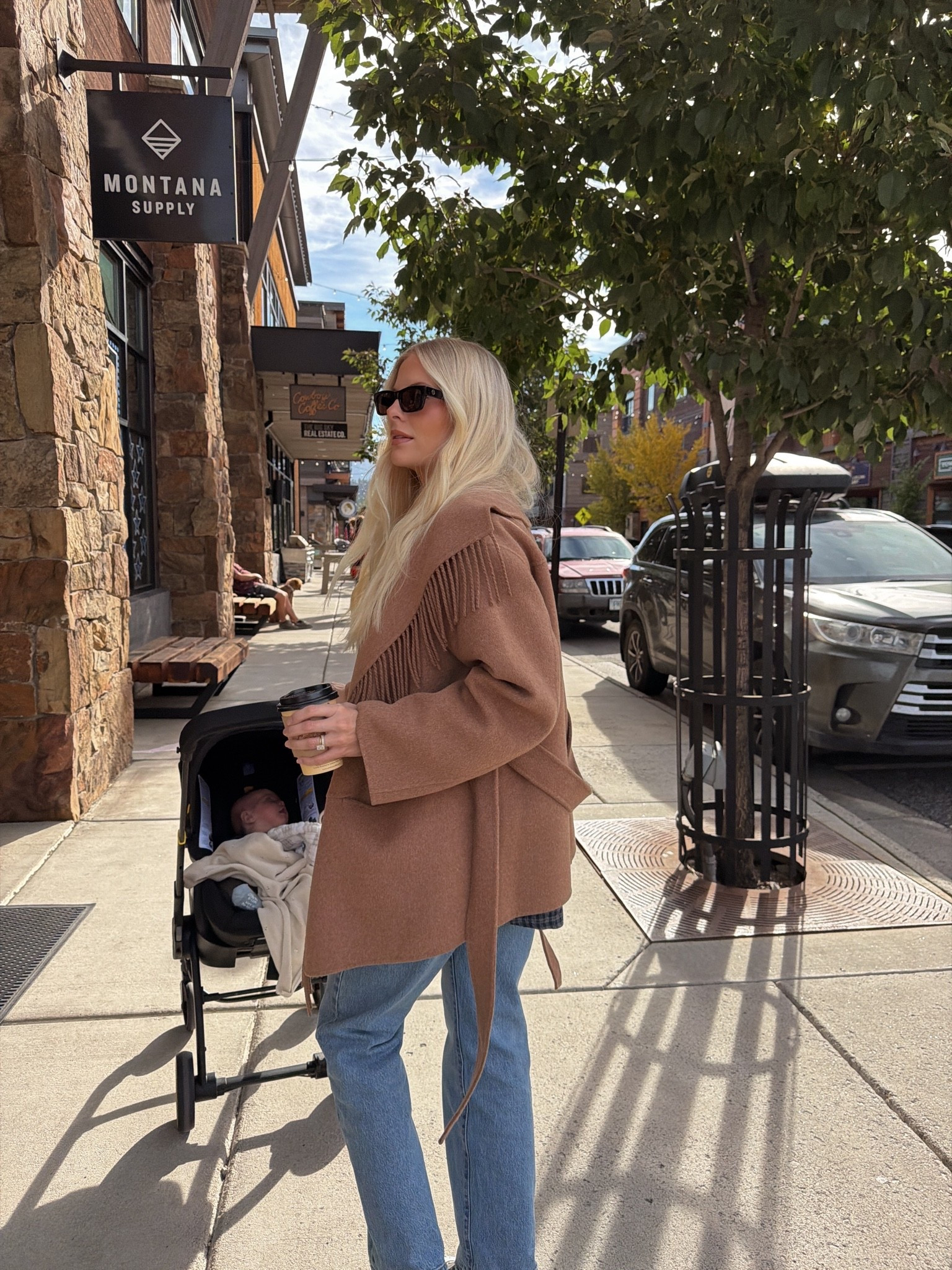 SIZE: small in top, med in jacket, 28 in jeans! #kathleenpost

Mountain vacay outfit, mountain chic vibes, fall outfit inspo, fall fashion

#LTKootd #LTKTravel #LTKSeasonal
