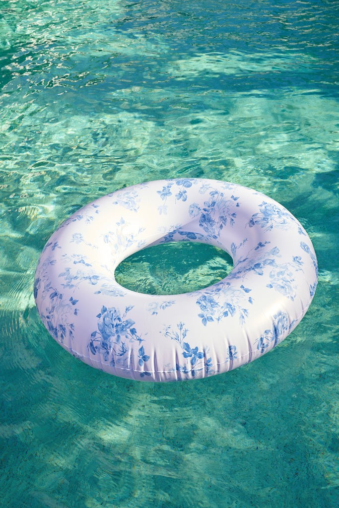 Everblooming Rosettes Pool Float | LOVESHACKFANCY