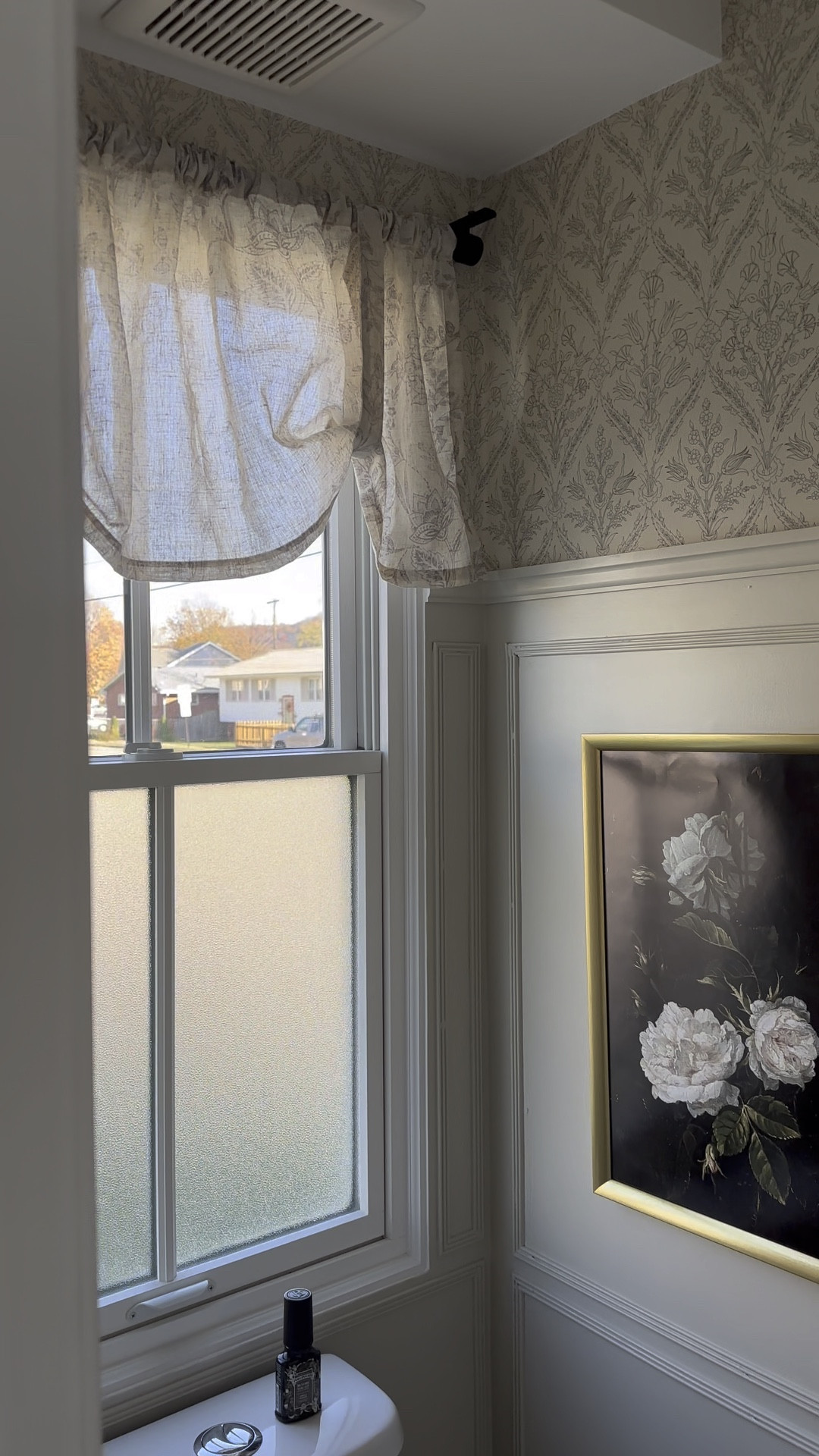 Powder Room #valance #curtain #bathroomdecor #vanity #vanitylight 

#LTKfindsunder50 #LTKhome #LTKVideo