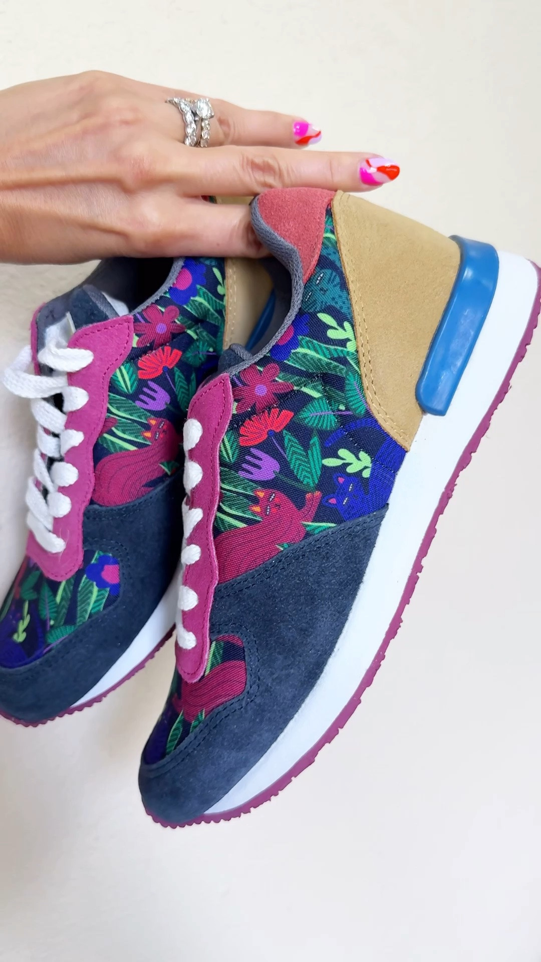 My newest summer sneakers 👟 

Can’t wait to show you how I style them for these warm months ☀️ 

Make sure you’re following me so you don’t miss anything ✨

summer sneakers • women’s sneakers • summer shoes • comfy sneakers • comfortable sneakers

#LTKootd #LTKActive