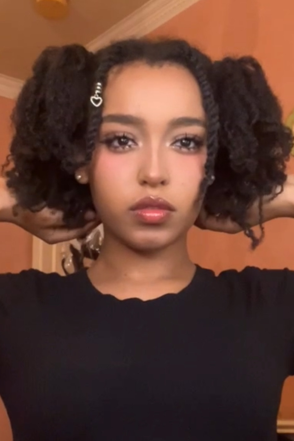 dark chinese makeup look 🖤🖤



makeup, chinese makeup, douyin makeup, every day makeup, dark makeup 

#LTKVideo #LTKbeauty #LTKSpringSale