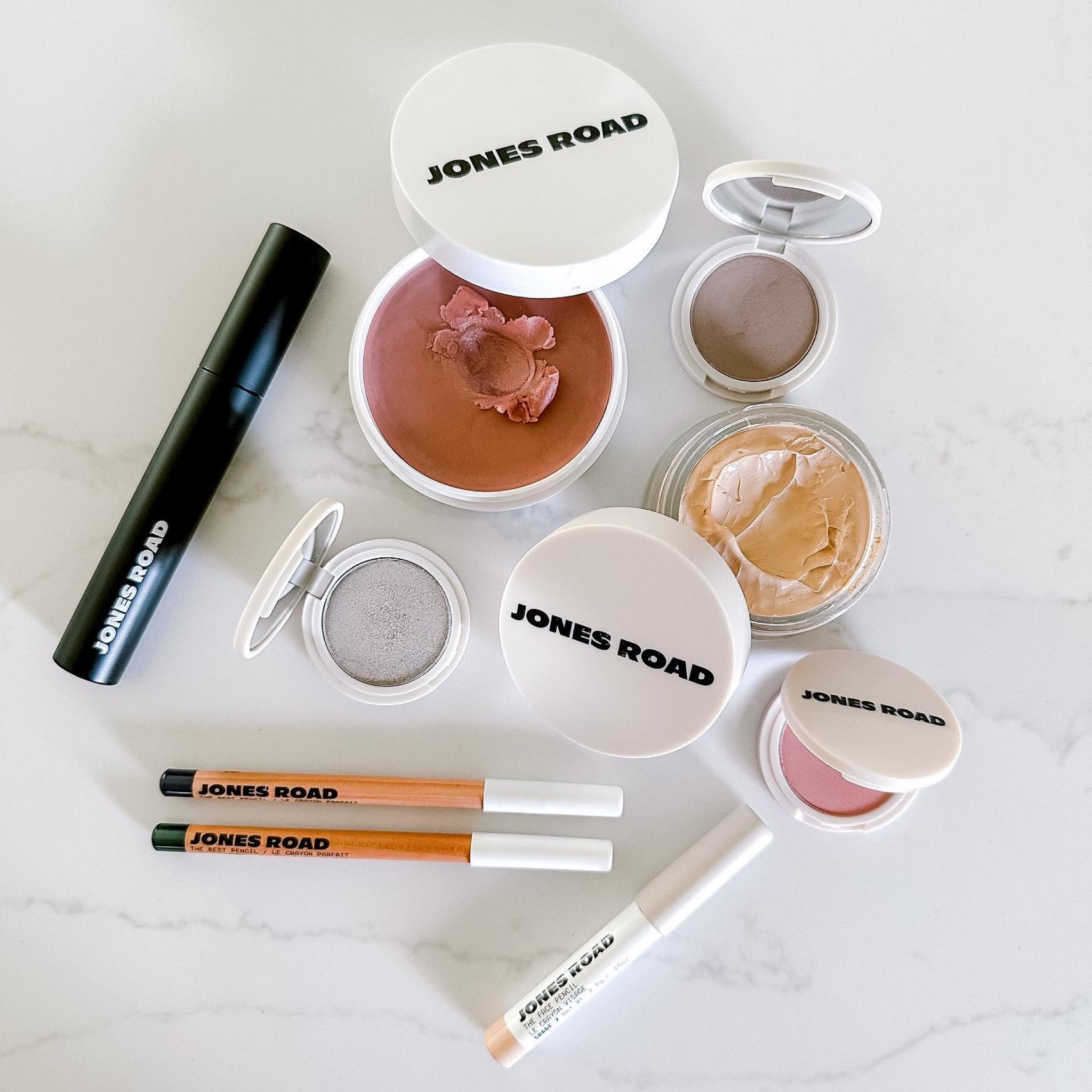 New favorite eyeshadows. I wear Ash almost daily 😍 Read the full review on IG @thingsbloggersliedabout!