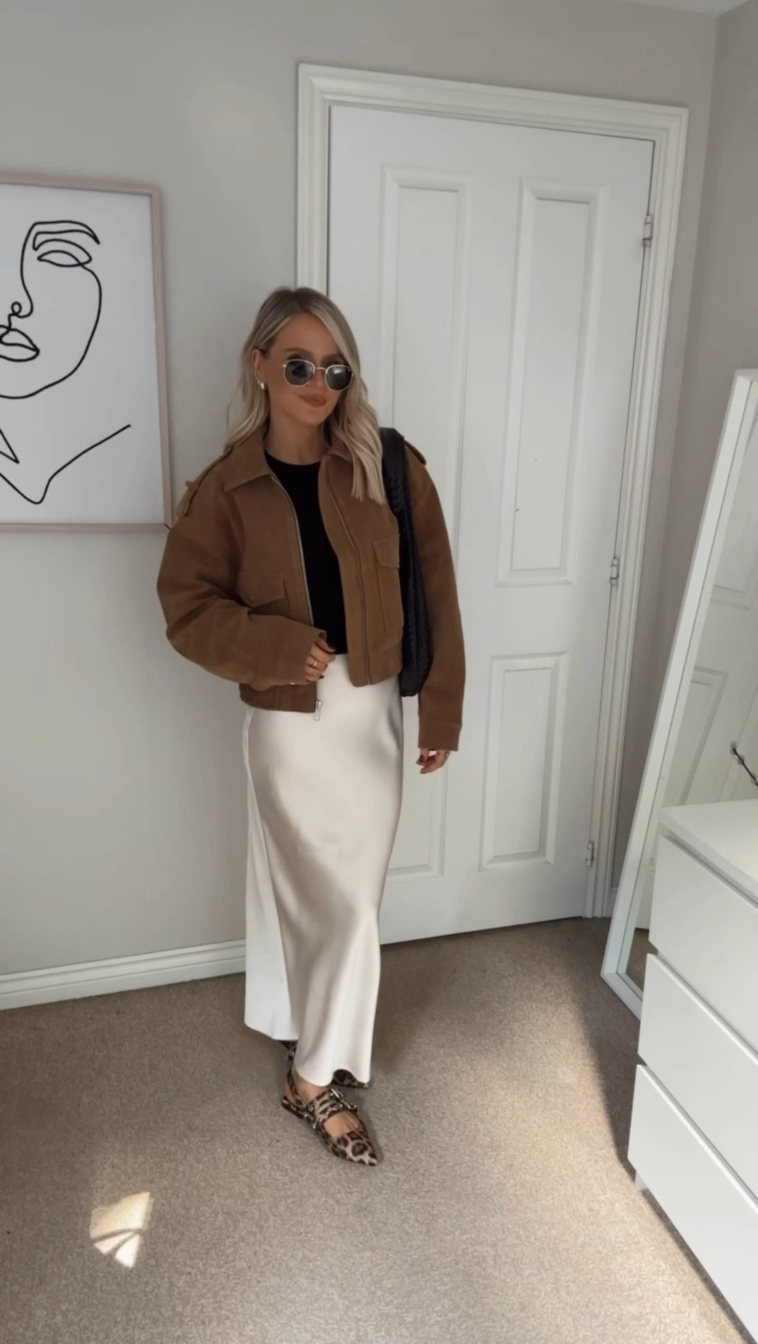Happy September 1st 🤎🍂🪵☕️🐿️✨

One of my favourite kinds of transitional autumn wardrobe pieces - a satin midi skirt 🤍

#autumnoutfits #dailyoutfits #grwmreel 

Daily outfit inspiration , autumn capsule wardrobe , everyday outfits , suede bomber jacket

#LTKautumn #LTKuk