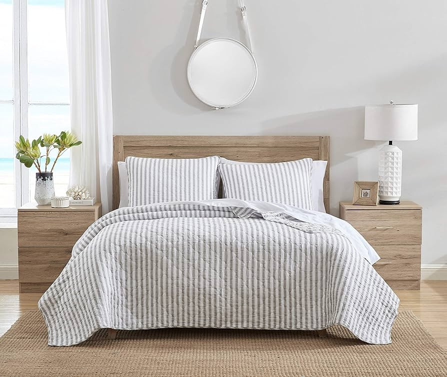 Stone Cottage - Full/Queen Quilt Set, Reversible Cotton Bedding with Matching Shams, Ideal Beddin... | Amazon (US)