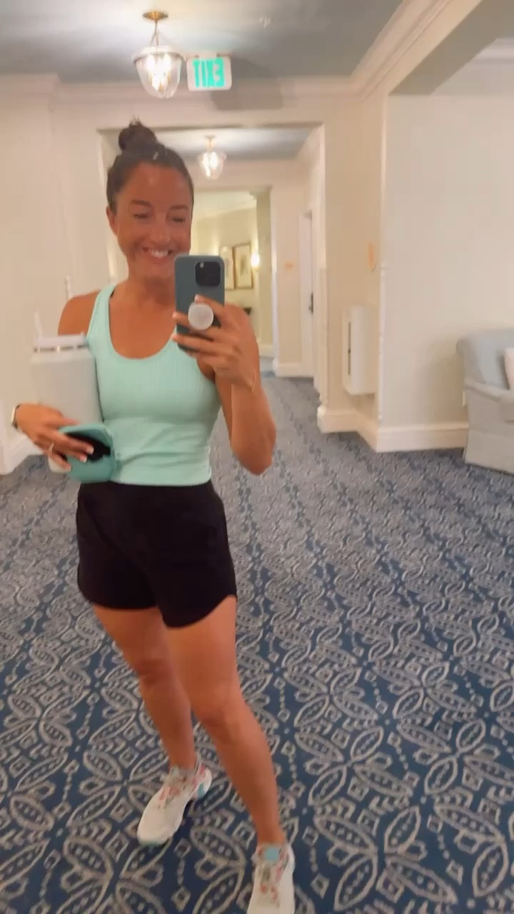 Another day, another @lululemon workout outfit! 

Beyond yoga, these nulu shorts are perfect for running! The first layer is a yoga style short made of buttery soft material (like align) that prevents chafing. They fit snug, but they’re not too tight. The elastic waistband is thick and supportive, which I love! These shorts pair perfectly with cropped tops like this ebb to street racerback cropped tank I’m wearing here! 

#lululemoncreator #ad