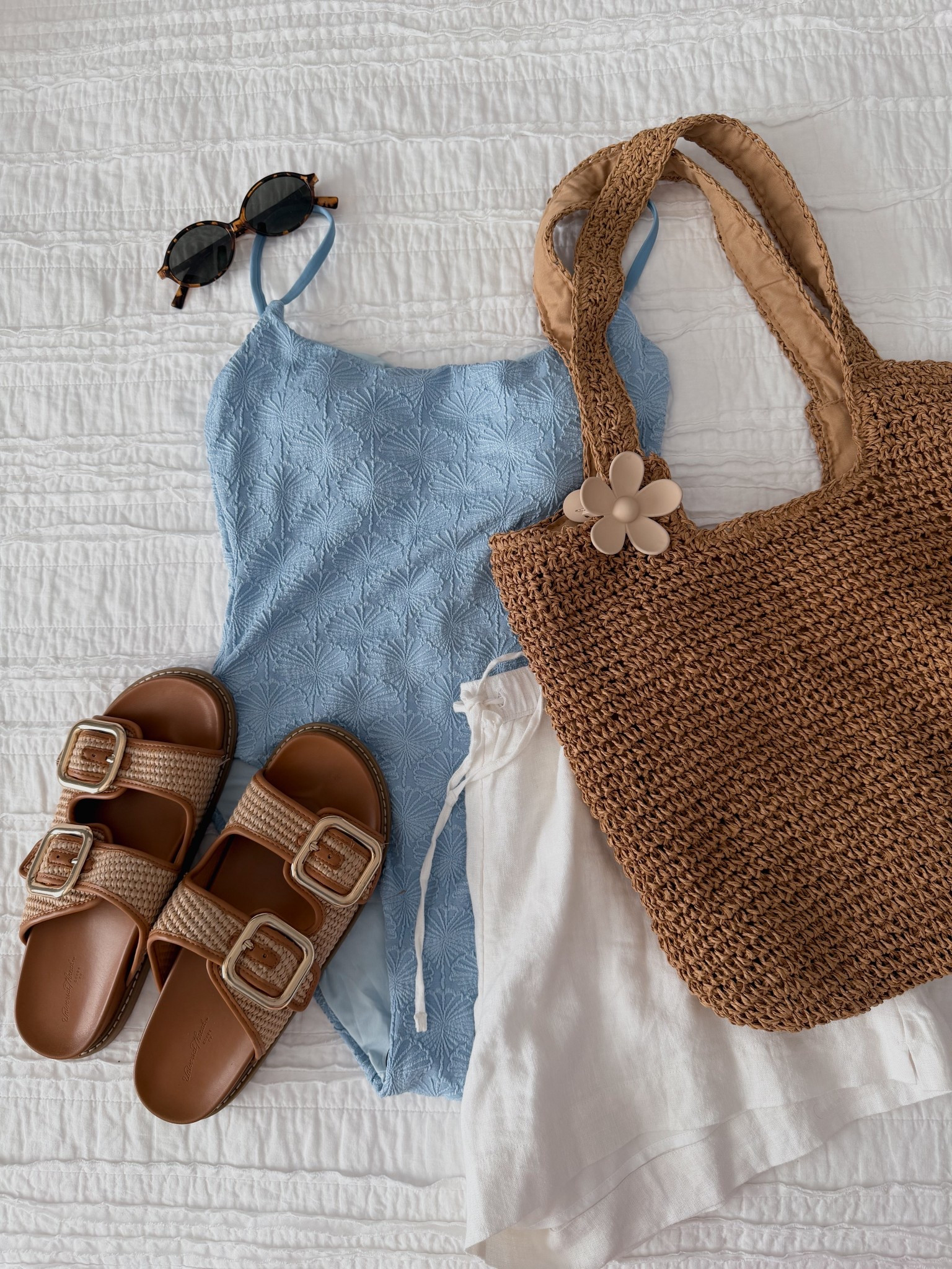 One piece swimsuit! The details look so high end. Size up if in between sizes. Comes in a few colors too. 

Amazon swimsuit 
Amazon finds 
Vacation outfits 
Summer outfits 
Beach outfit 


#LTKSwim #LTKSaleAlert #LTKSeasonal