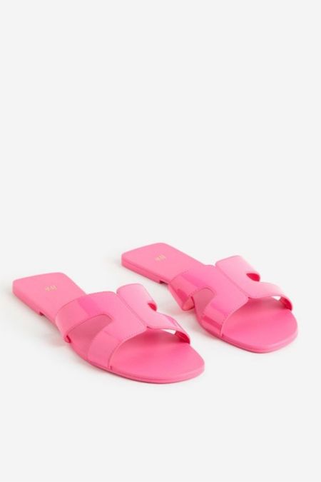 Pink sandals 


#LTKFind #LTKunder50 #LTKSeasonal