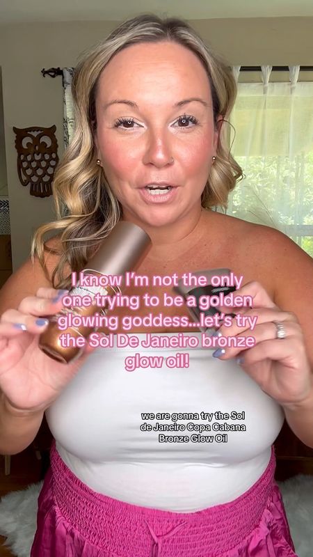 Sol De Janeiro body bronzing glow oil- worth the hype!!!! 
Also did the transfer test on my white tube top- and nada! Clean! 
The brush is also soft and applied the bronzer easy! 


#LTKover40 #LTKbeauty #LTKmidsize