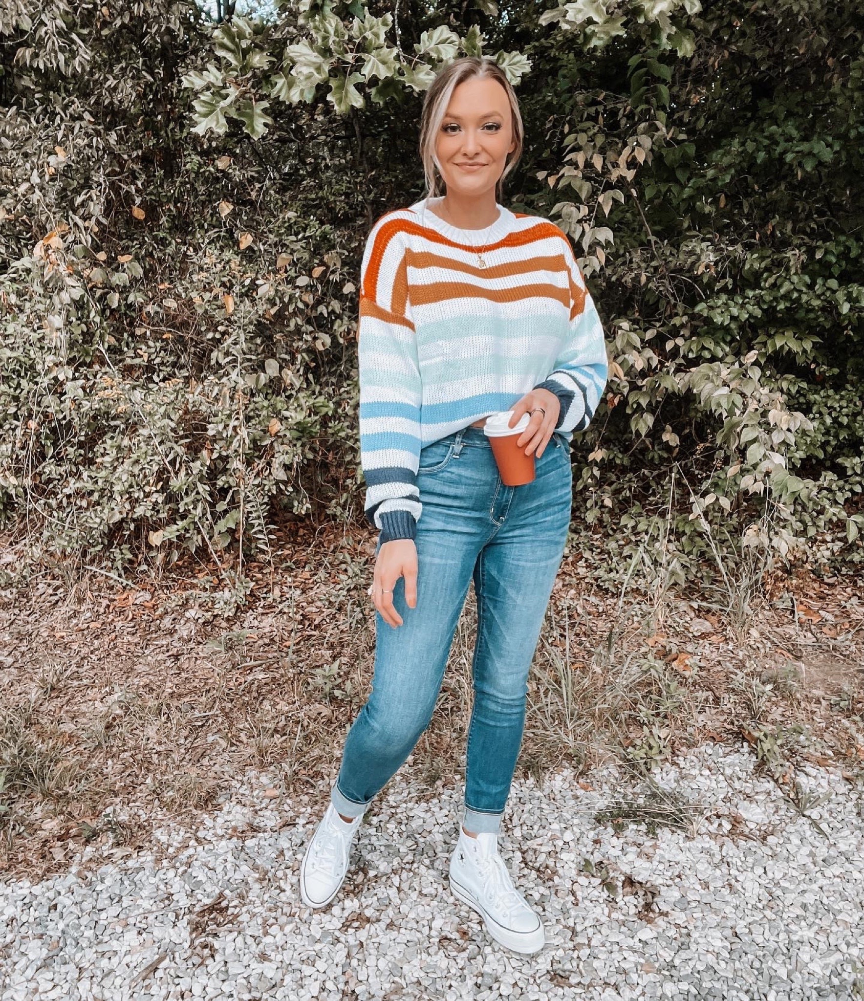 Another holy grail jean! These are so dang comfy & cute!! 

Both of these Jegging styles are great!! 

I wear a 10L in these & then a 12L in the dream Jegging! 

#LTKSale #LTKmidsize #LTKsalealert