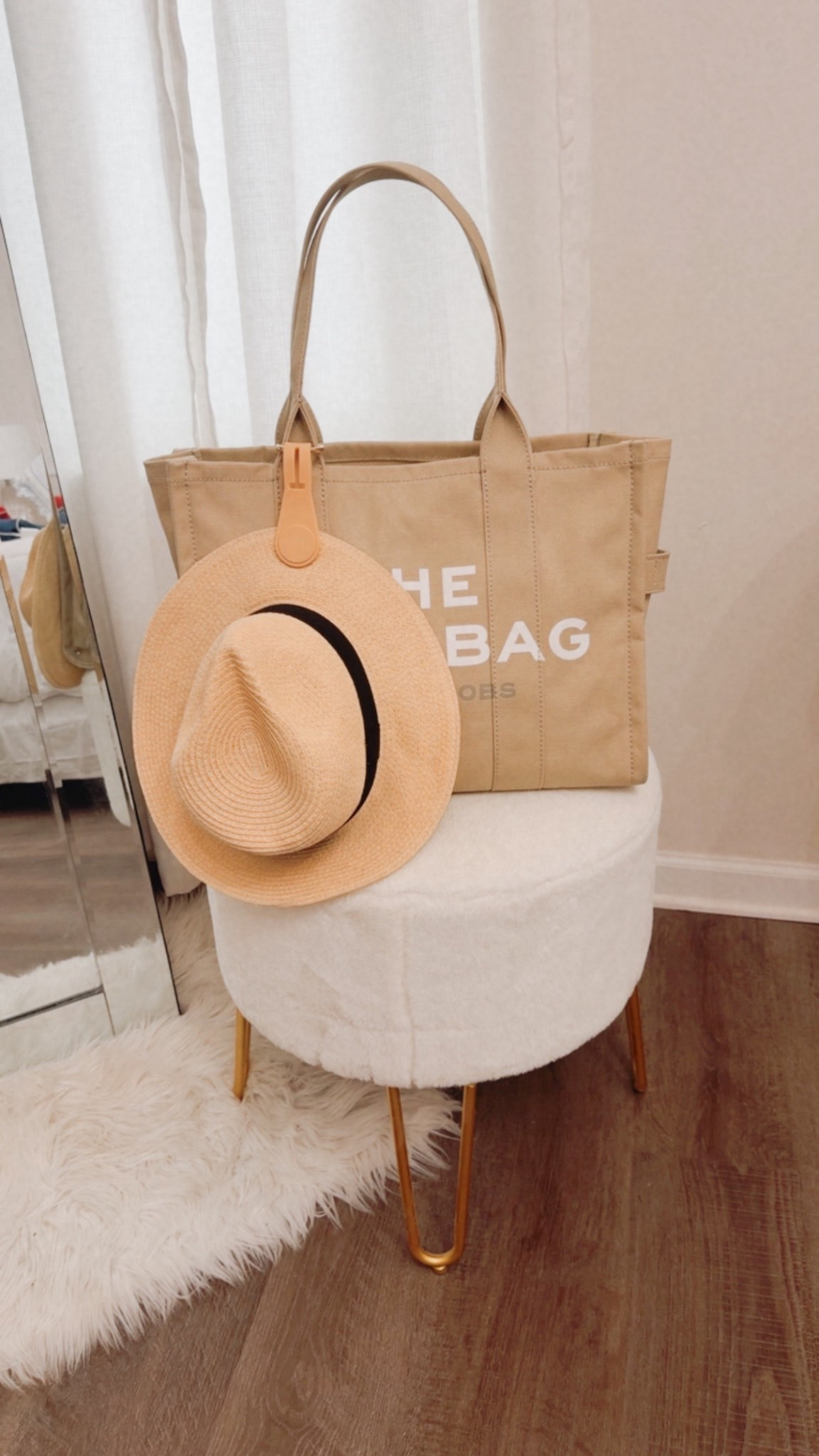 I love pieces that are cute and practical — this tote holds everything and the hat clip keeps your hat from getting crushed in your bag. Such a smart little find!

Linked for you if you’re getting ready for spring trips, beach days, or everyday errands.

Follow me on LTK for more easy outfit finds & styling ideas ✨

#ltkstyle #ltkfinds #springstyle #neutralstyle #everydaystyle #vacationstyle #beachstyle #ltkaccessories #minimalstyle #ltkunder50