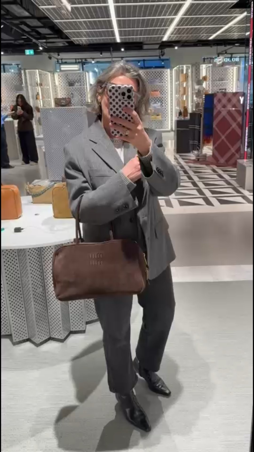 Come with me to have a quick look around the shops to avoid the rain! 
1st Grey Jacket size large
Scuba navy size Large
Grey longer jacket size small
Navy coat size medium 

Winter Style, Winter Outfit, Suede Bag, Knitwear, Funnel Neck Zip Up, COS, Raincoat, & Other Stories, Sweatshirt, Winter Staples, Rainy Weather Style 

#LTKuk #LTKwinter #LTKeurope