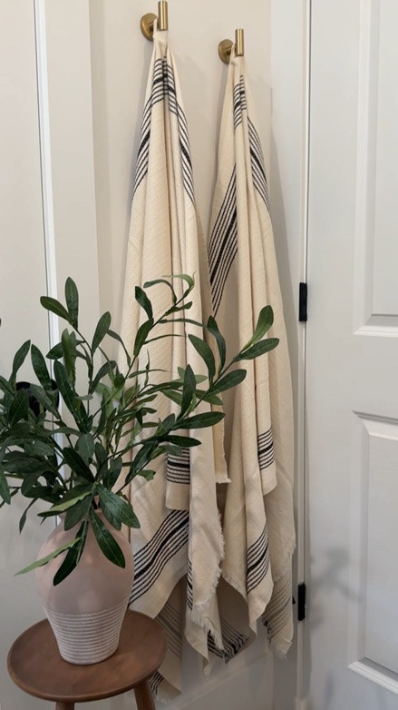 Bathroom inspo, bathroom hooks, Amazon bathroom hooks, towel hooks, wall hooks, modern bathroom ideas, bathroom inspo

#LTKmomlife #LTKHome