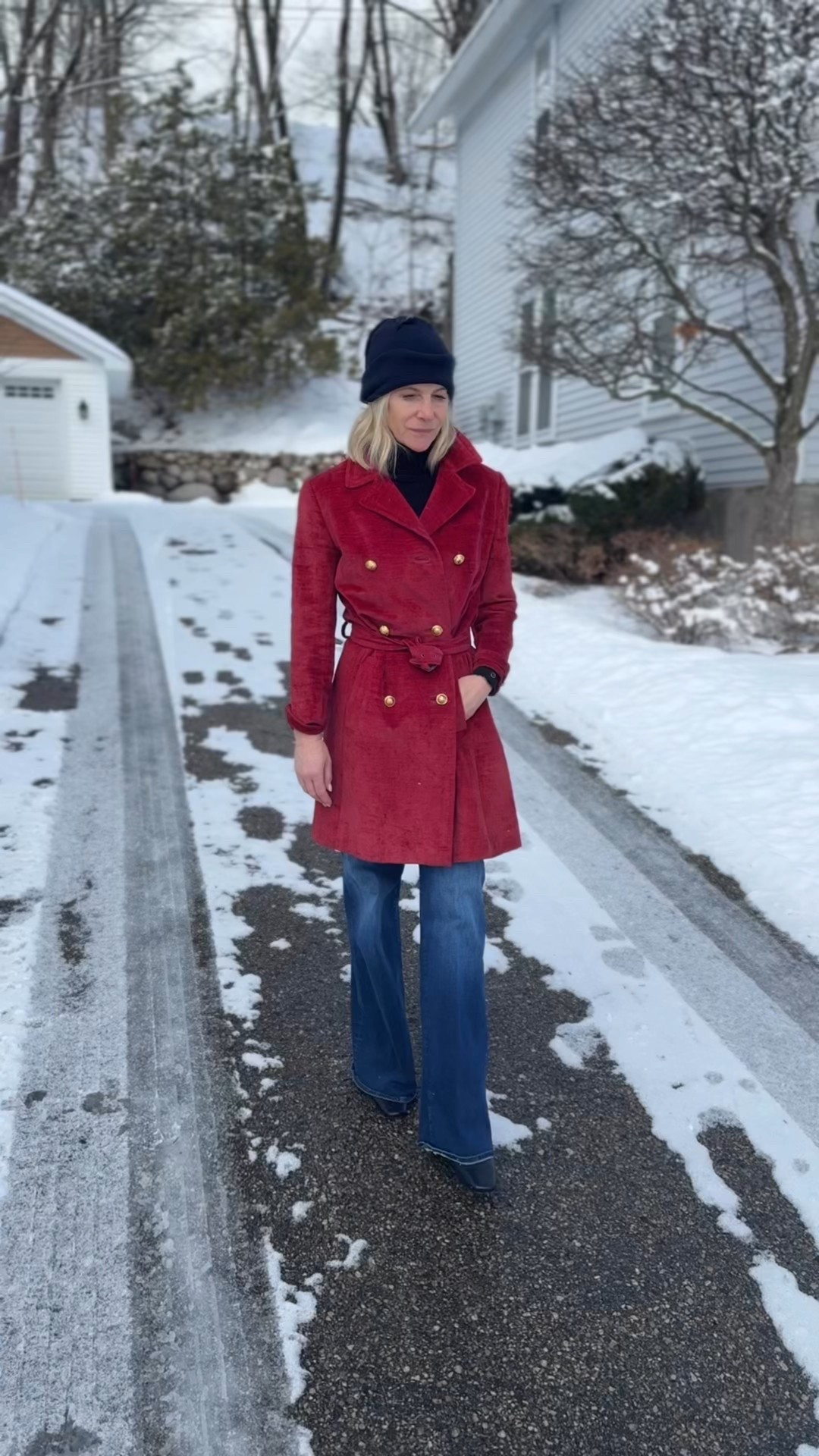  Channeling my inner Carolyn Bessette Kennedy in my favorite belted vintage coat :) 

#LTKSaleAlert #LTKTravel #LTKOver40