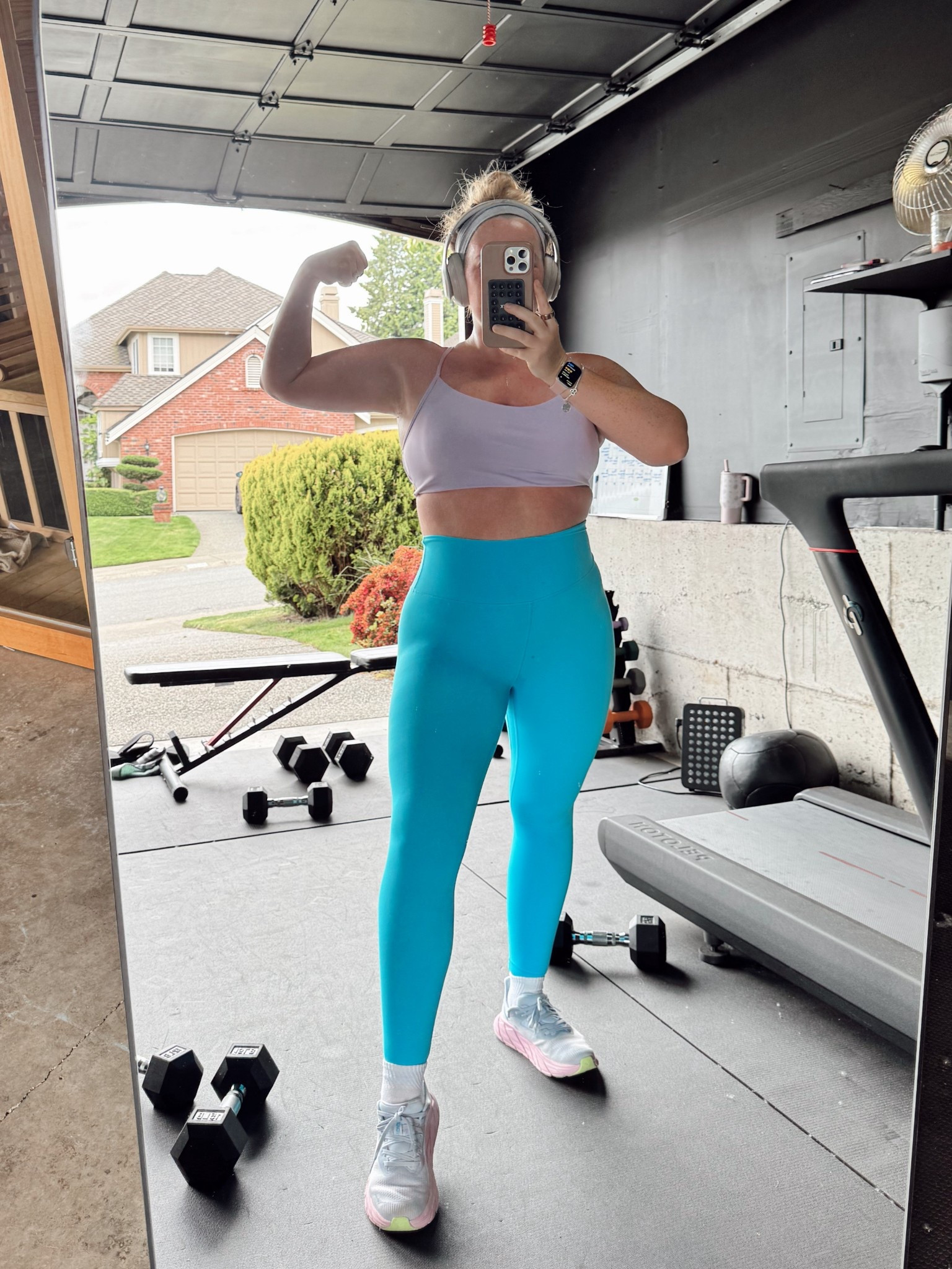 Midsize workout fit 💪 entire fit is from Amazon $53 set! $28 leggings (size large 25”) and sports bra size XL $25 🔥🔥🔥

#LTKActive #LTKMidsize #LTKSummerEdit