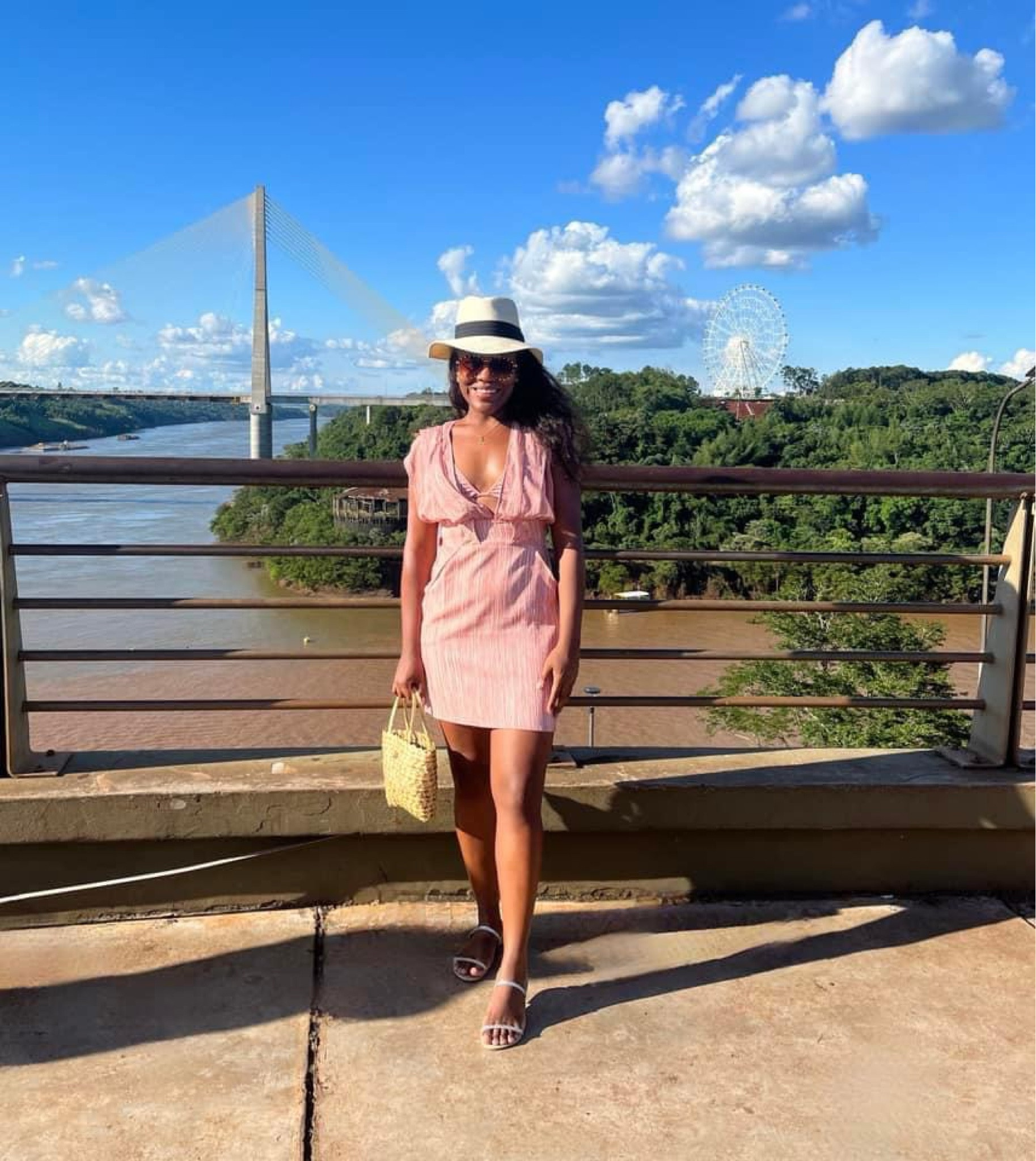 Vamos combinar que o chapéu da um charme para o seu look! 

#LTKstyletip #LTKtravel