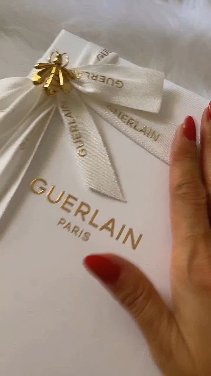 Recebido com novidades quentinhas da Guerlain! 💖 

#LTKbeauty #LTKbrasil